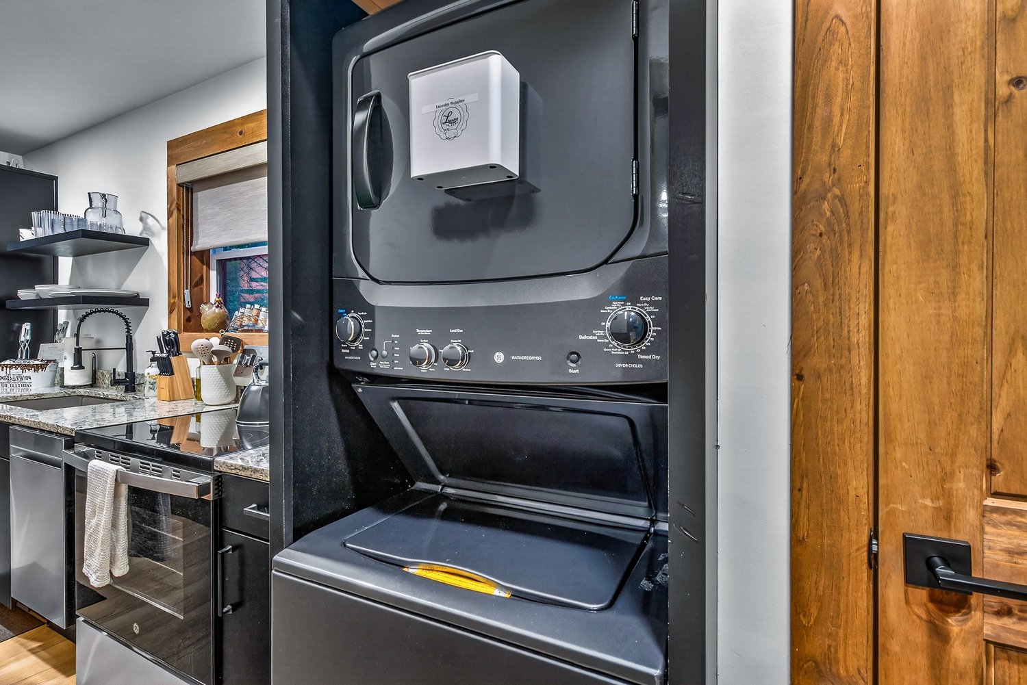 The Bluebird — kitchen & coffee photo 3
