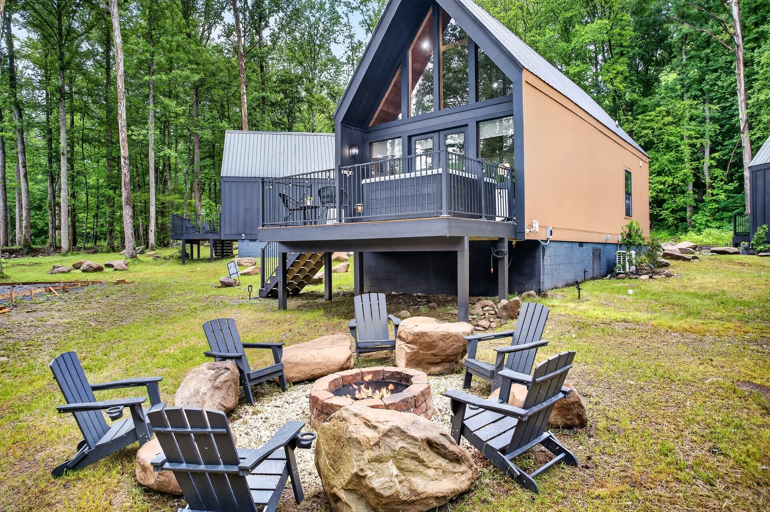 The Finch — firepit & grounds photo 11