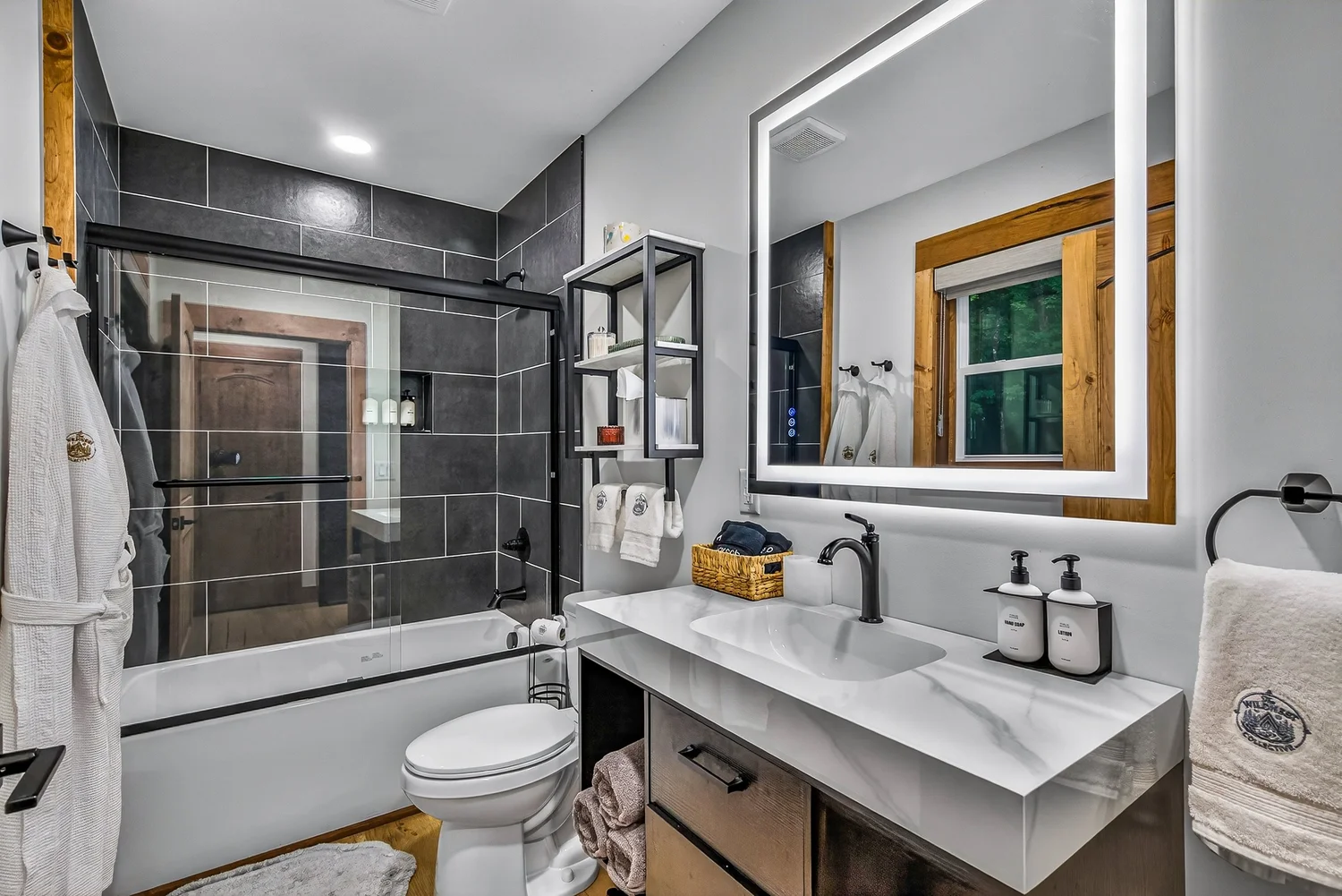 The Finch — bath & laundry photo 1