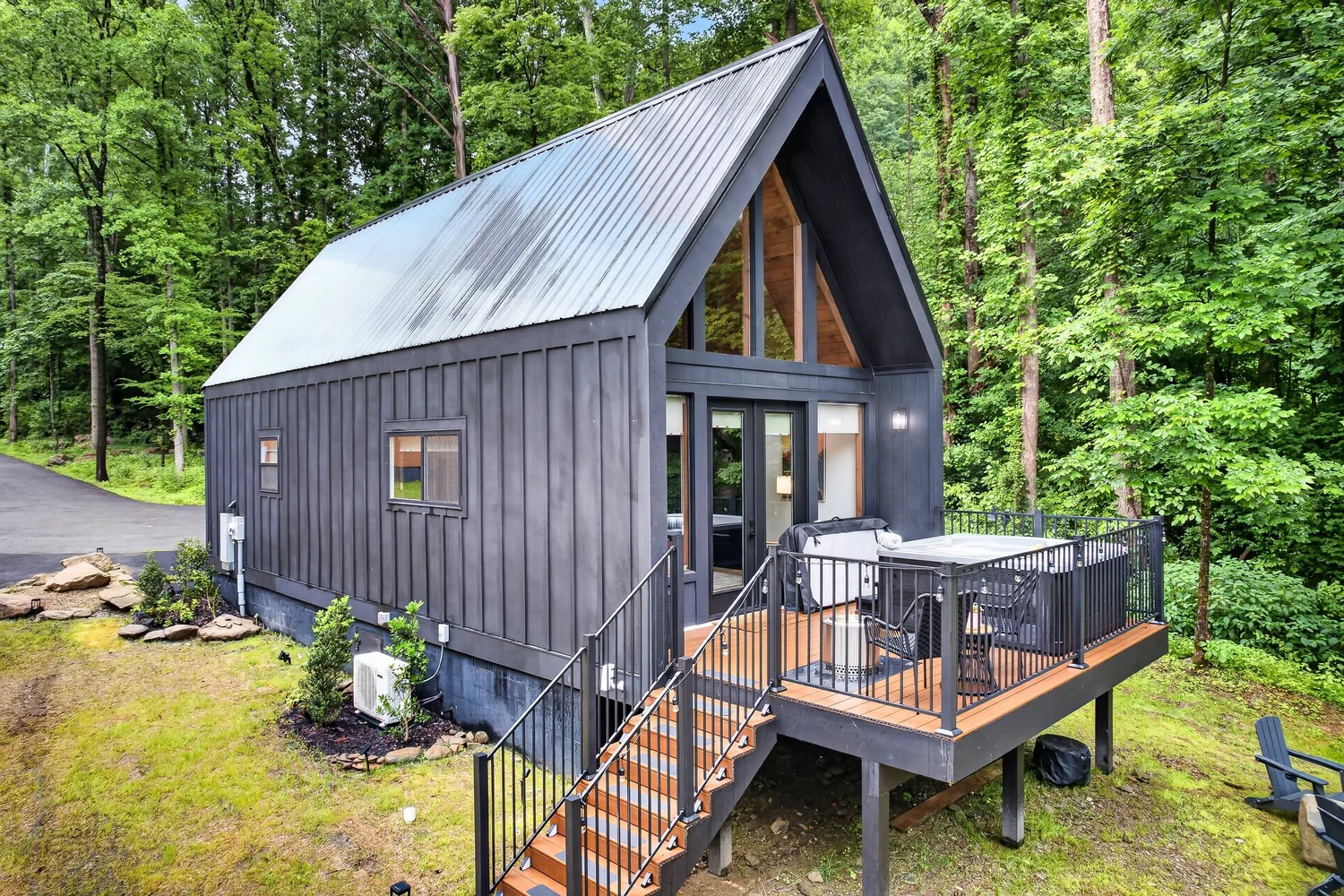 The Bluebird — firepit & grounds photo 10