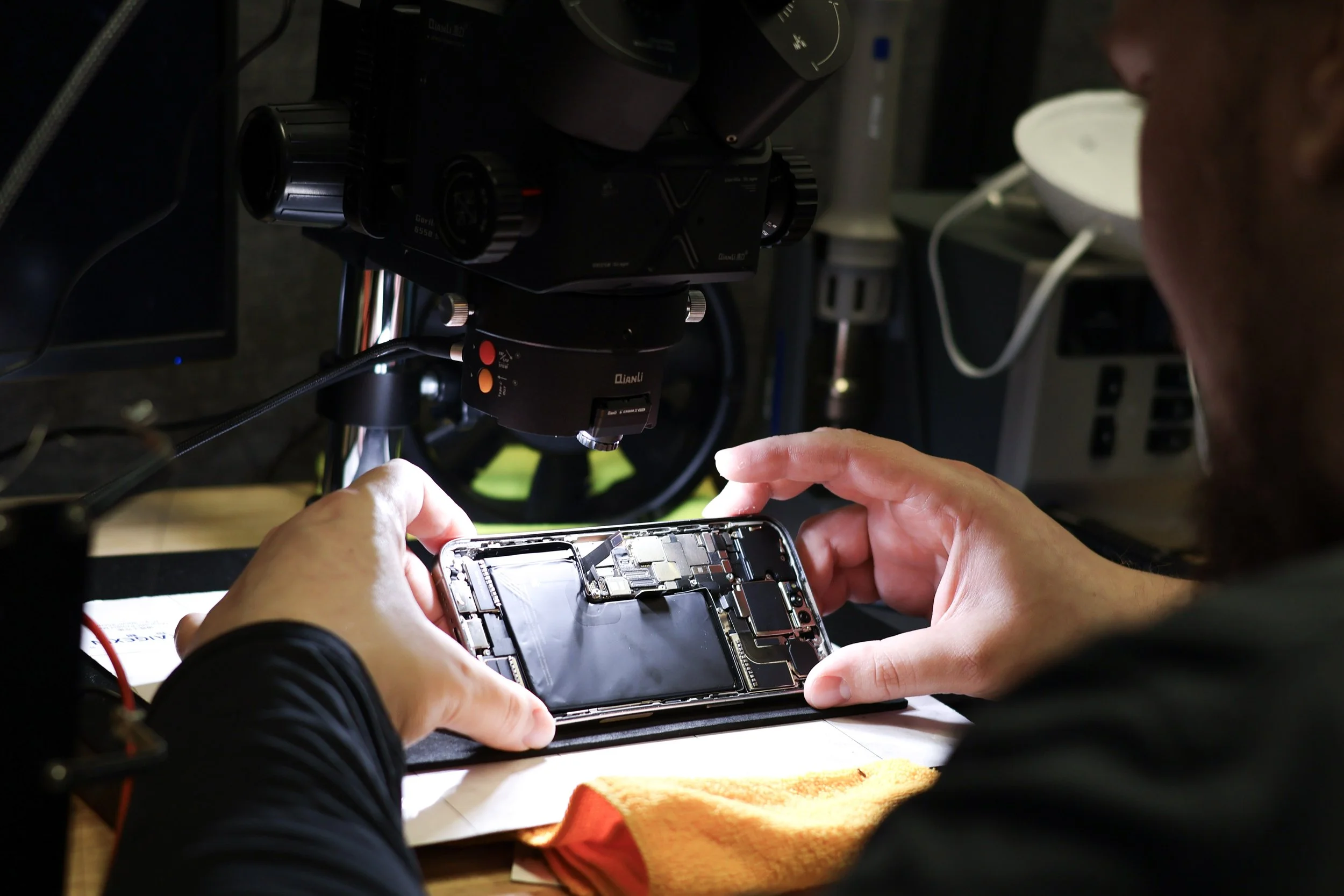 Smartphone battery replacement service in Albuquerque.