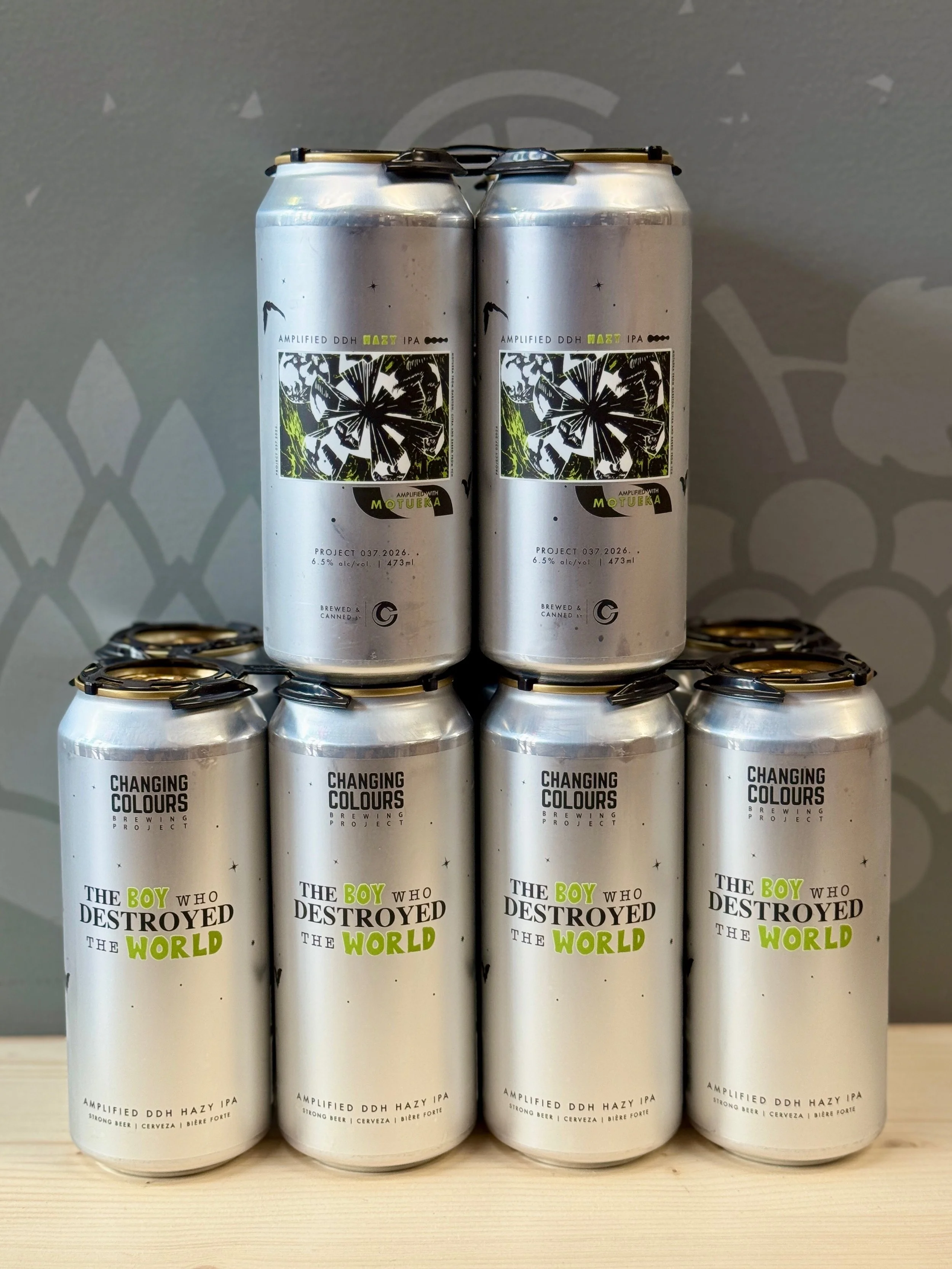 Monday calls for a serious hazy! 🍺 &rdquo;The Boy Who Destroyed the World&ldquo; by @changingcoloursbeer 

Pouring with a dense and rich foam, this Amplified DDH Hazy IPA hits you with huge hoppy aromas right out of the can. Expect massive notes of 