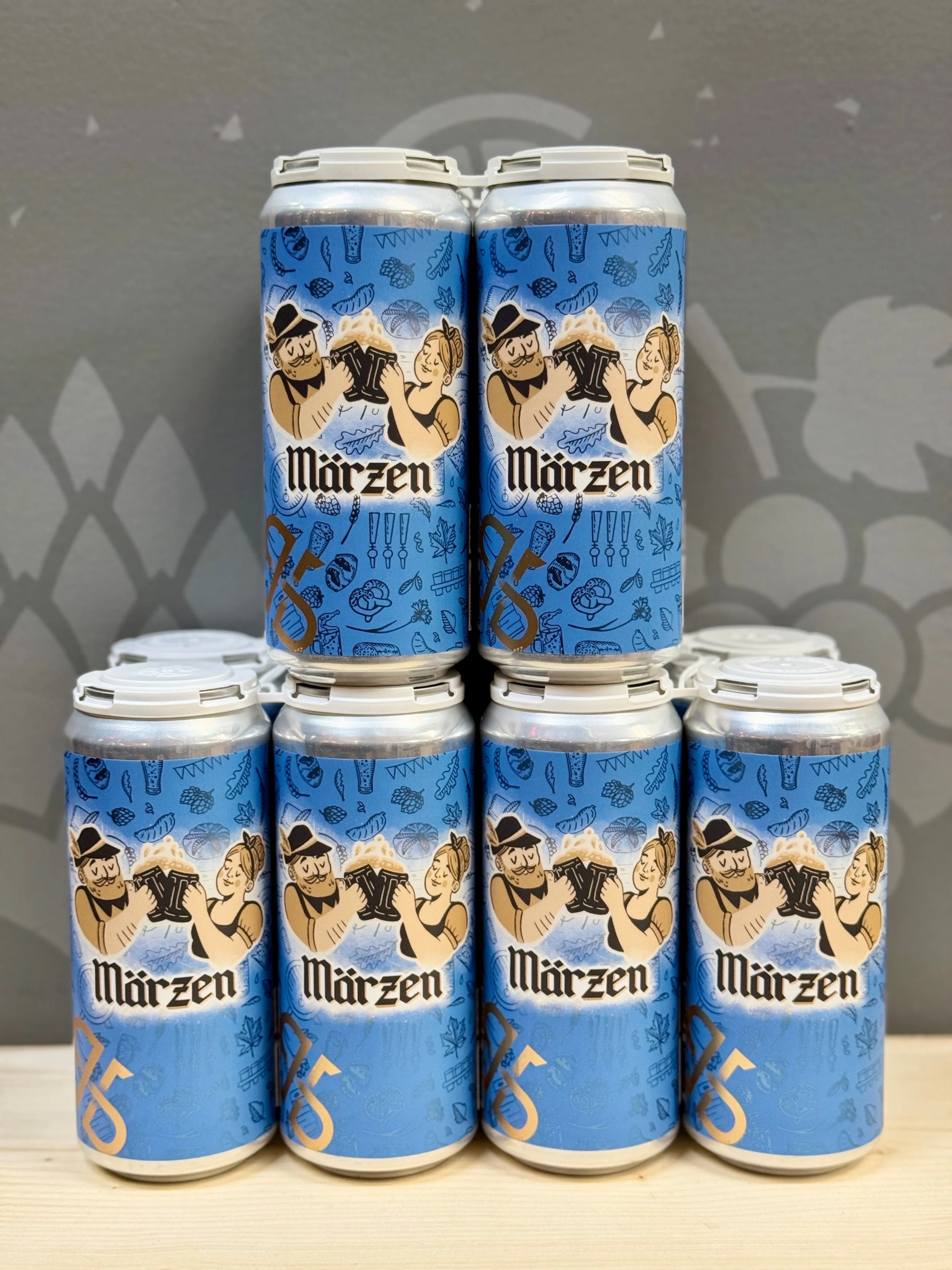 Kick off your week with a limited release Staff Pick perfect for Oktoberfest!

🌟 M&auml;rzen by @patinabrewing 

Brewed in the traditional Munich style, this classic cool weather beer pours a beautiful amber colour. It greets you with a lovely malty