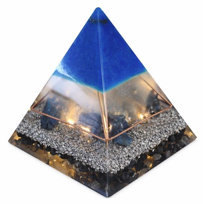 Kianite pyramid