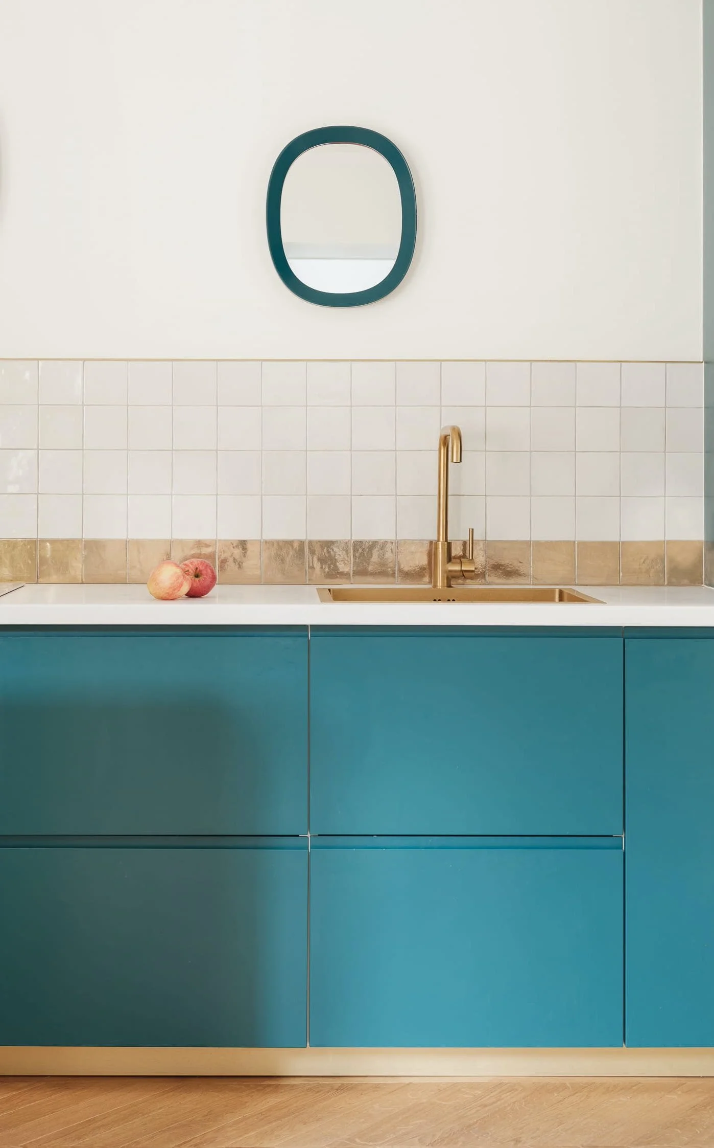 Architecte d’intérieur à Paris et Rénovation complète, appartement haussmannien, cuisine bleue, façade cuisine bleue