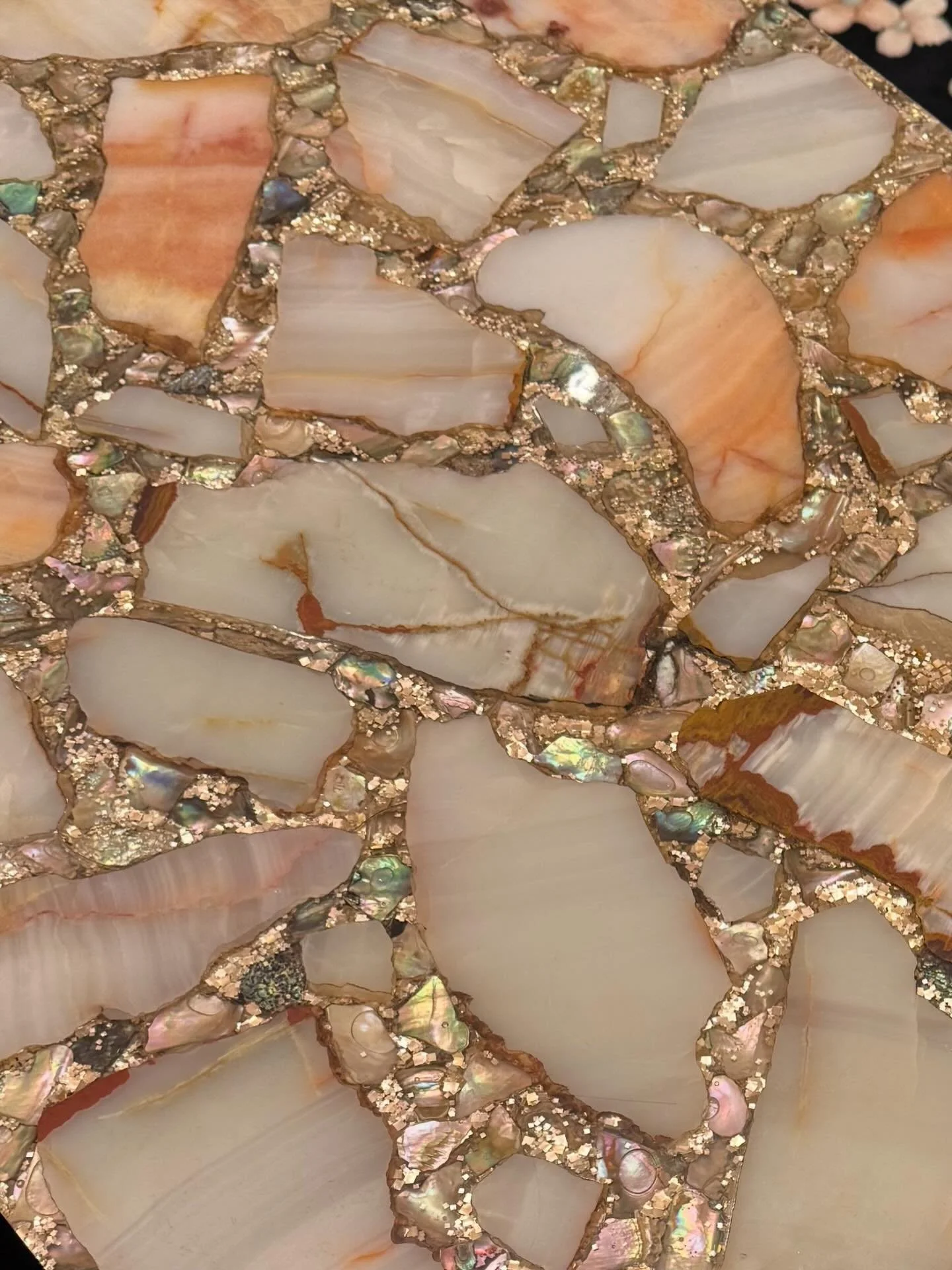 🫦 MOOD | I&rsquo;m still dreaming of this Arturo Pani coffee table I saw in London last year. It speaks to my soul. I have found one in the US&hellip; the question is do I bite the bullet and airfreight to Australia? 

It would look fabulous in our 