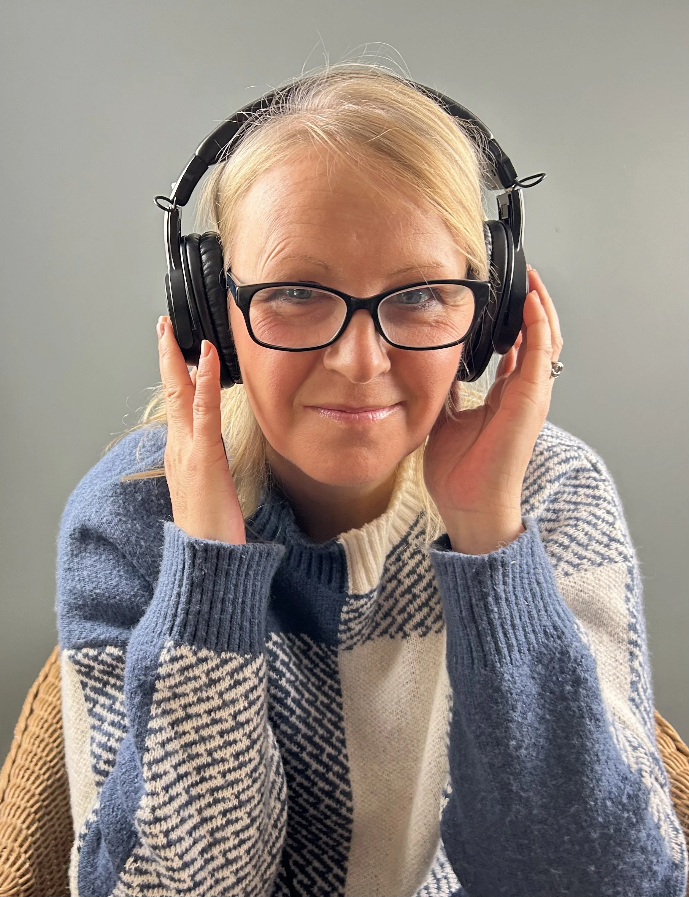 Life Behind the Mic: My Journey as a Scottish Voiceover Artist