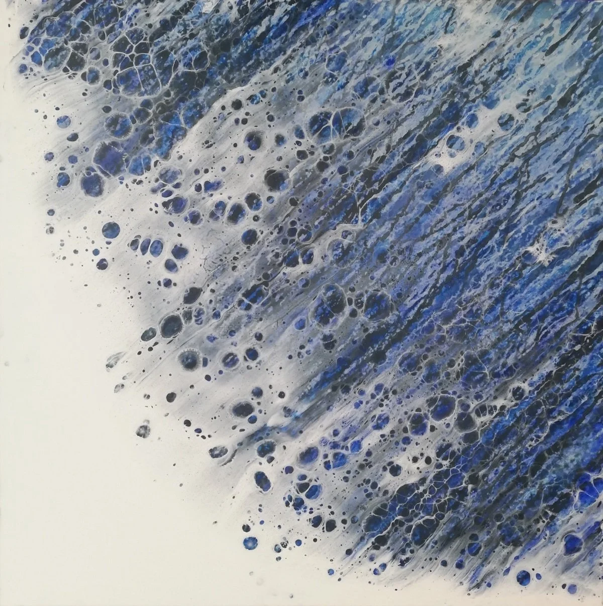 4v4, acrylic on canvas, 80 × 80 cm, 2021