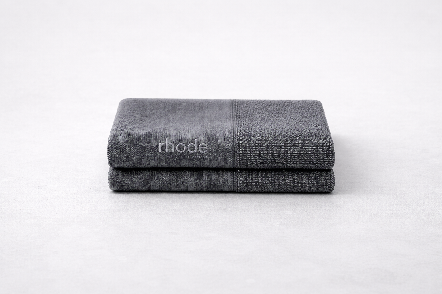 A reimagined essential, designed specifically for skin contact in active environments. The dual-sided construction separates soft-touch and absorbent surfaces, while antimicrobial fabric helps reduce bacteria buildup. Turning a simple towel into a co