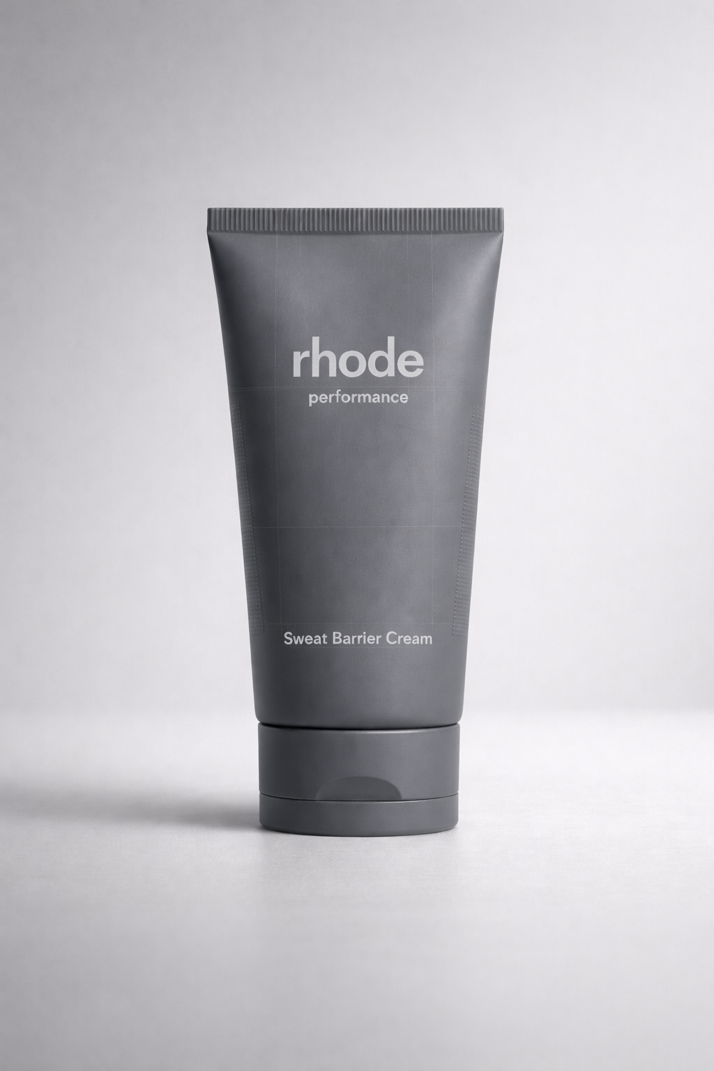 Designed as a first layer of protection, the Sweat Barrier Cream helps reduce the effects of sweat and friction on the skin. It creates a lightweight, breathable barrier that keeps skin balanced and comfortable during movement without feeling heavy o
