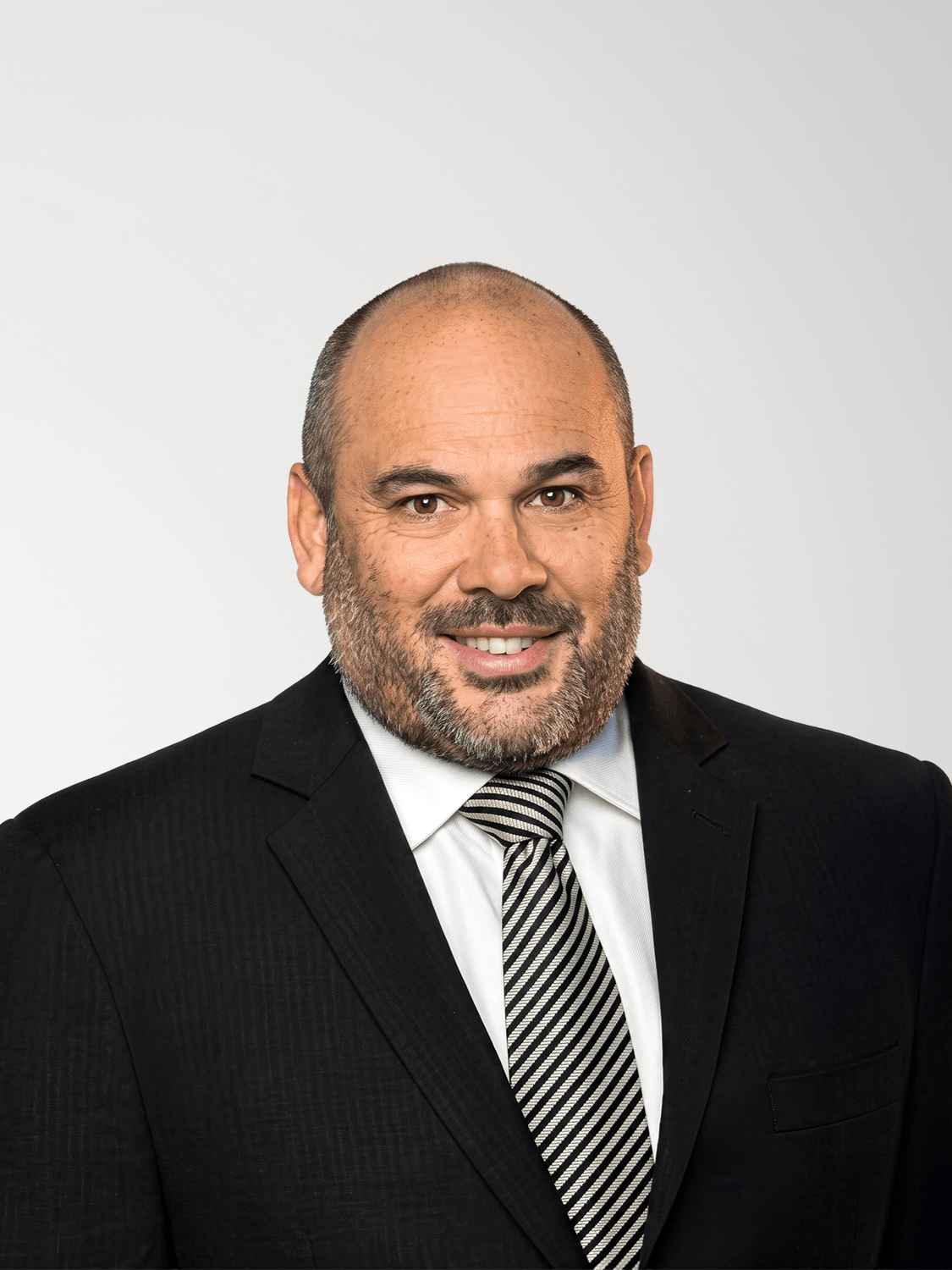 Photograph of lex Crommelin, Principal Consultant at 9Yards Consulting.