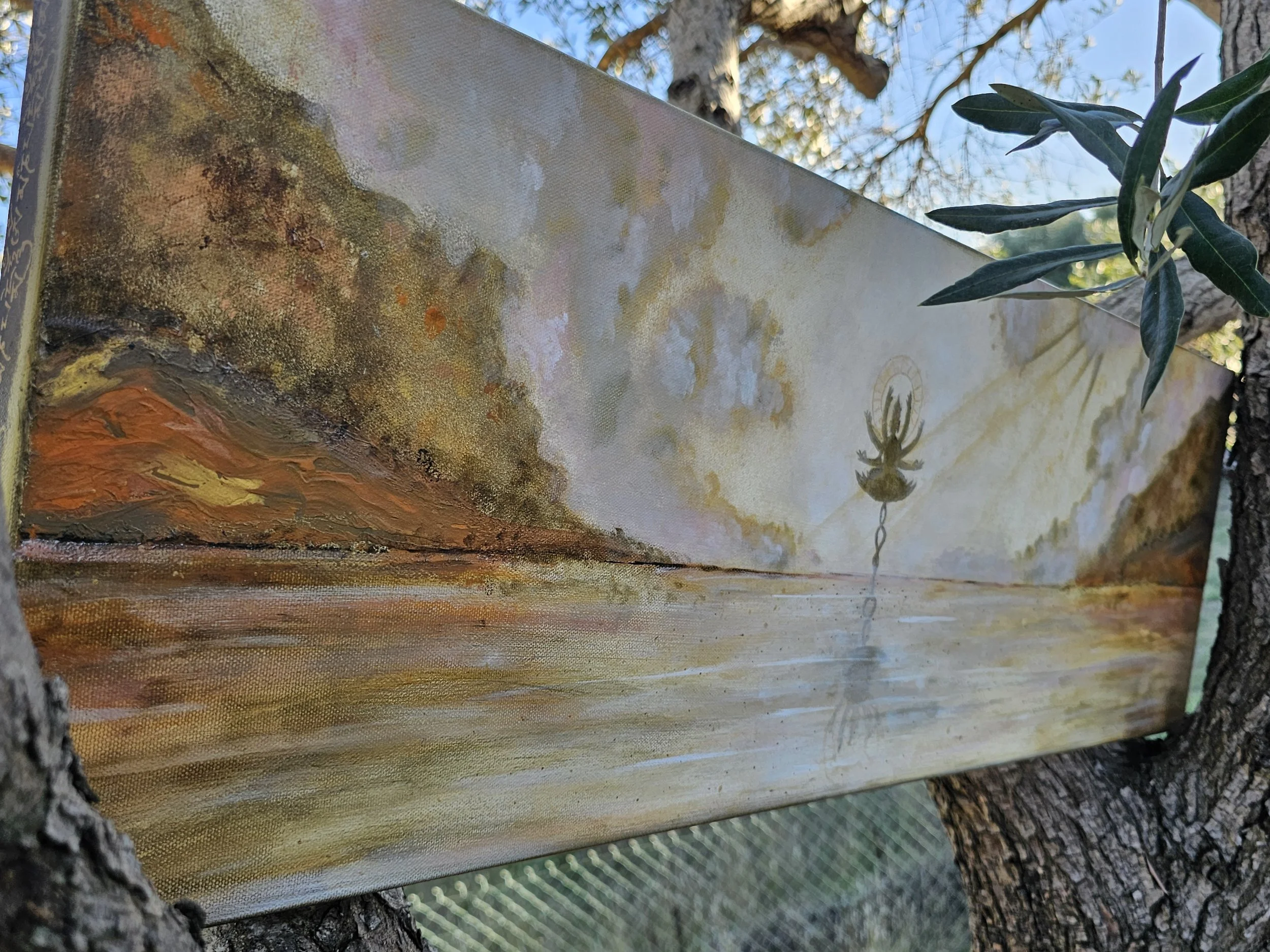 Peinture abstraite avec des tonalités de beige, représentant Chenrezig, la compassion, om mani padme hum. "L'âme de la compassion". Elaura Donnadieu, graphiste, illustratrice et artiste peintre.