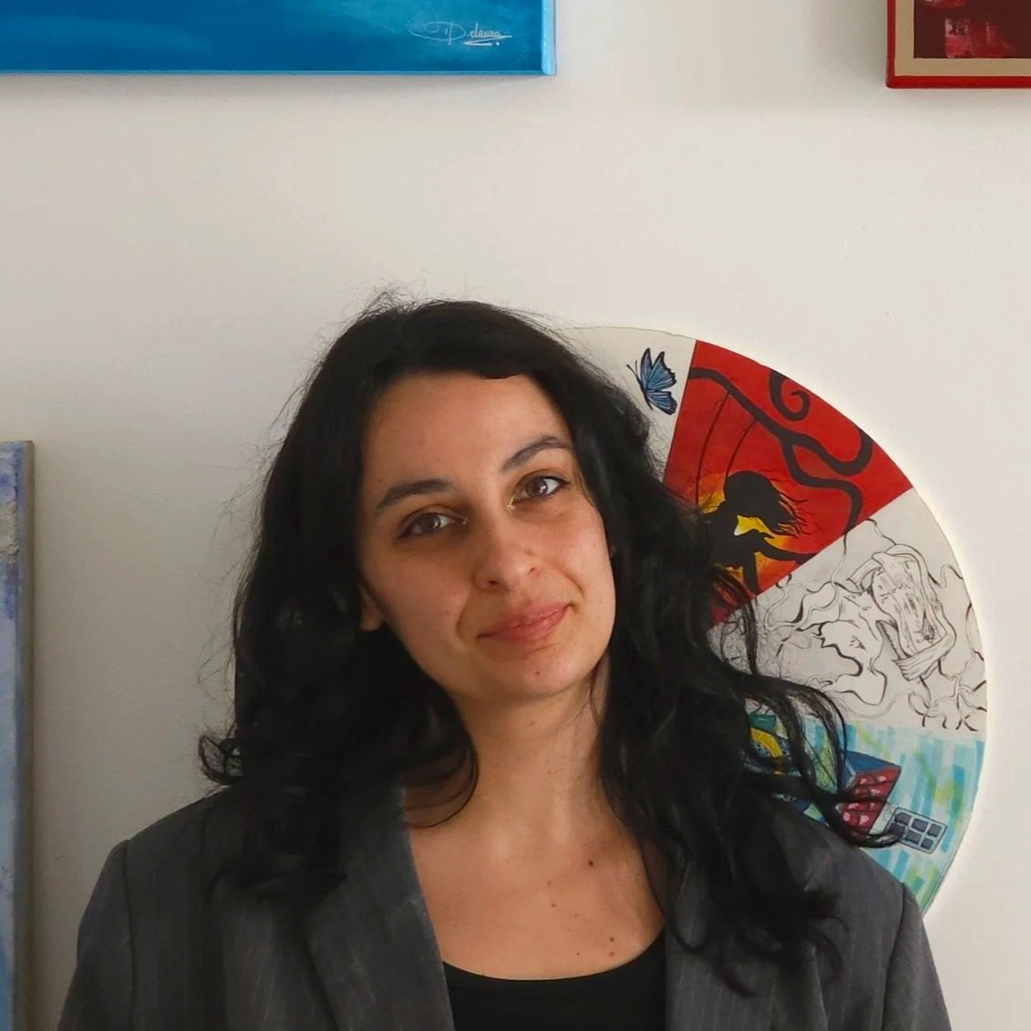 Elaura Donnadieu, graphiste, illustratrice et artiste peintre.