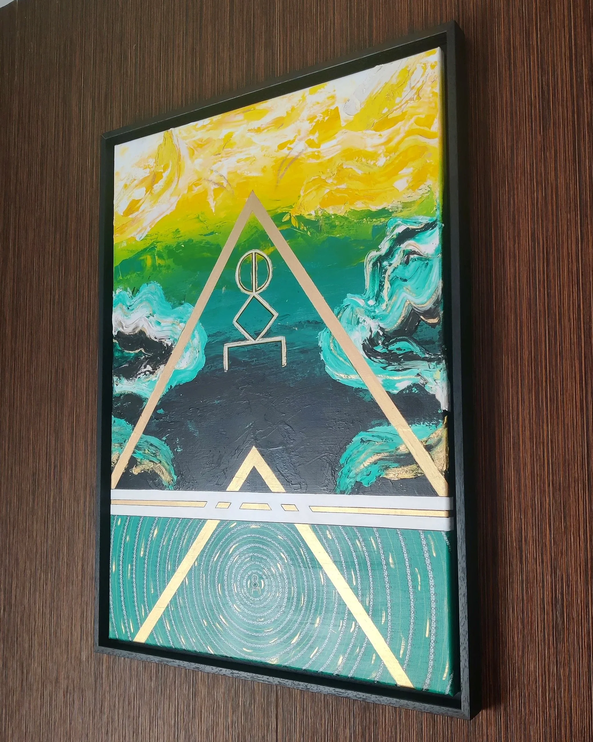 Peinture abstraite avec des couleurs vives et des lignes géométriques dorées, "Croissance". Elaura Donnadieu, graphiste, illustratrice et artiste peintre.