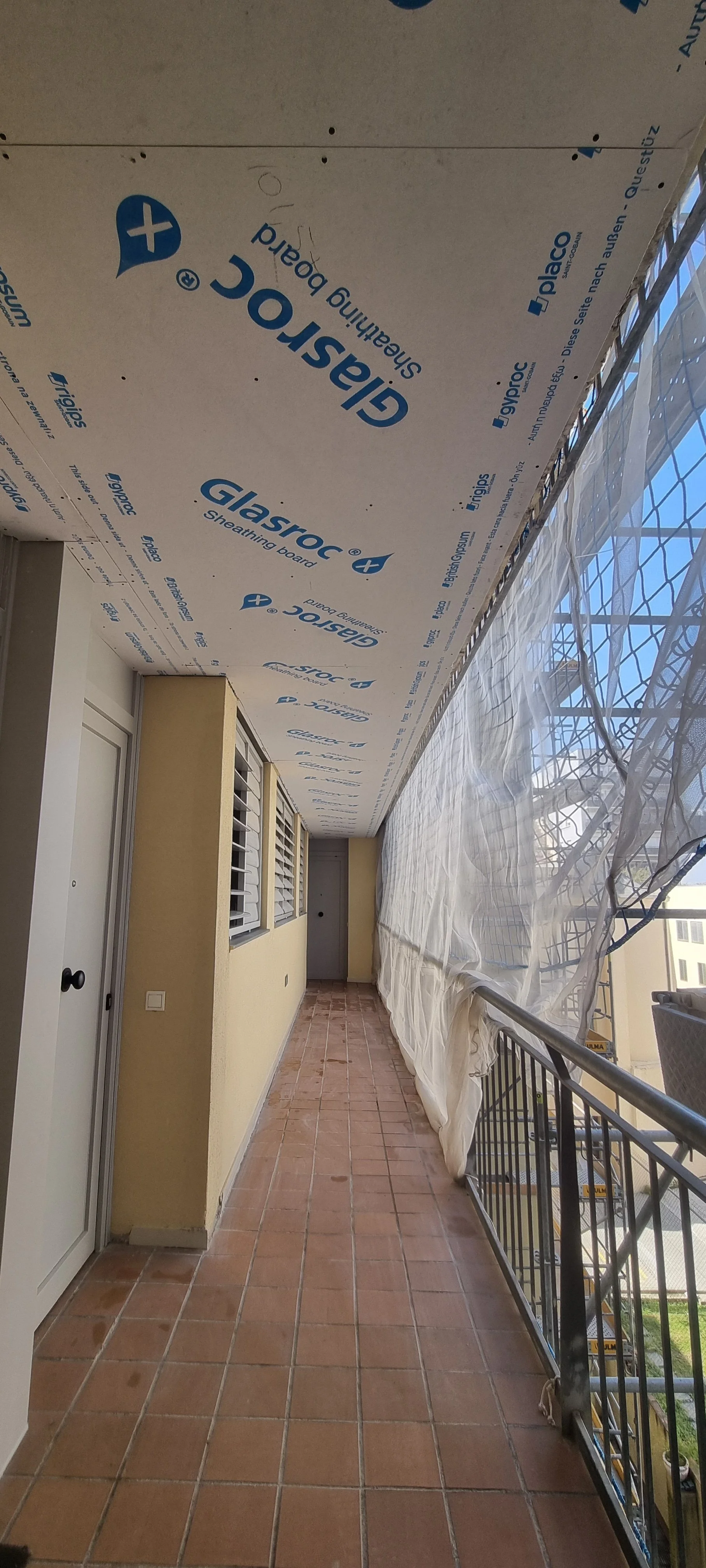 Obra  Calle Pinzon  12  plaudr glasroc barcelona.jpg