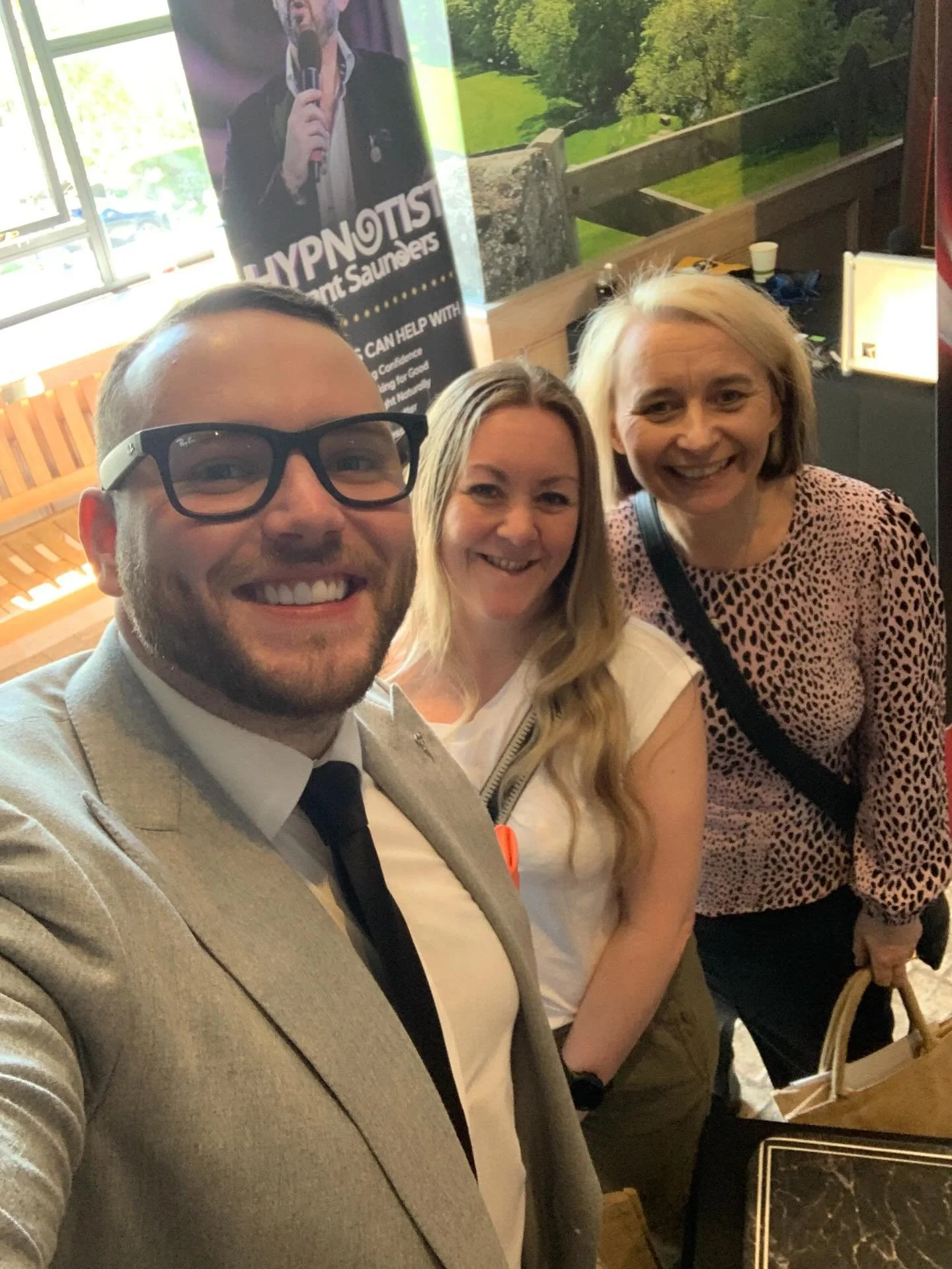 Met Luke the magician this morning at Sam Networking Business Expo! Luke&rsquo;s magic is literally amazing! Never seen anything like it. Very talented. If you need small group or one to one entertainment for an event, give Luke a call 🪄✨💫✨ Lovely 