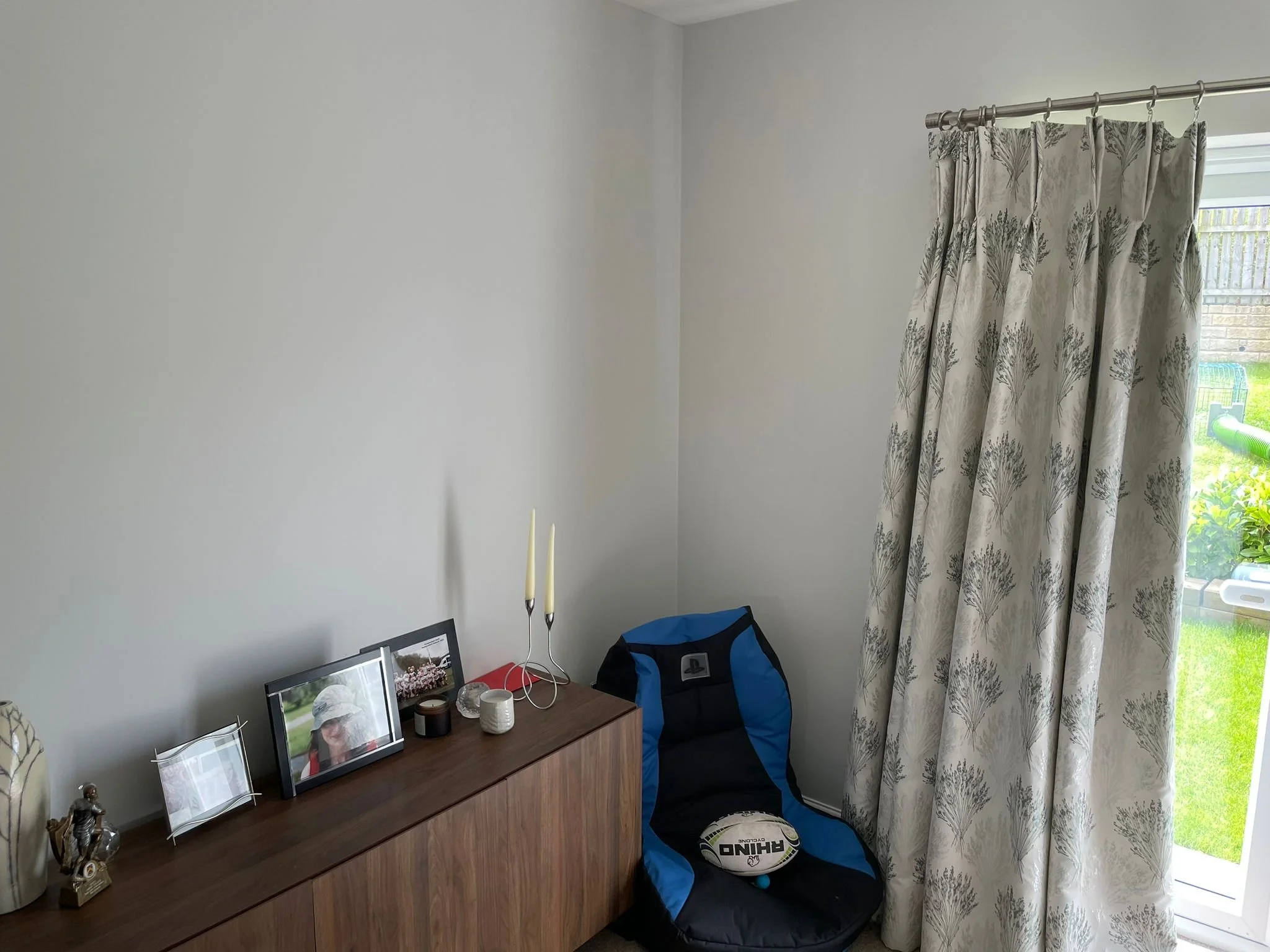 Scandi lounge before photo