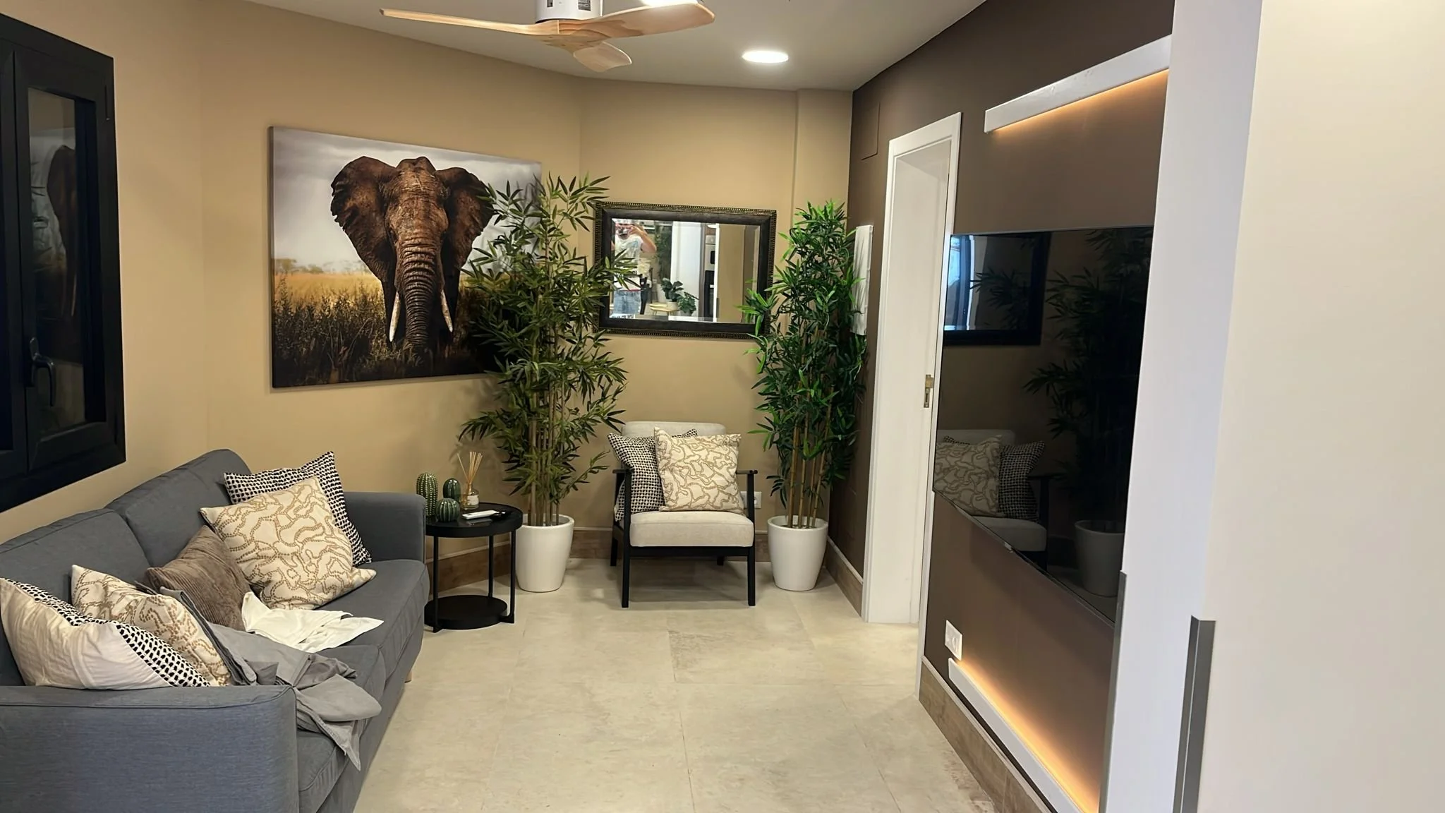 Holiday home lounge design