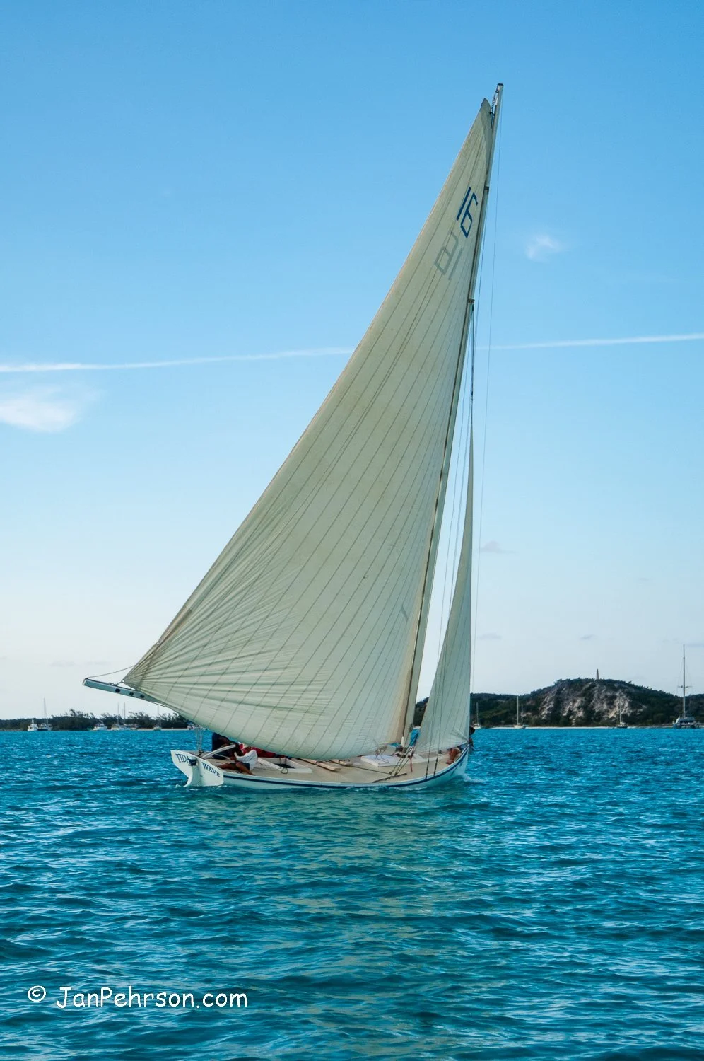 A Class Sloop Tida Wave