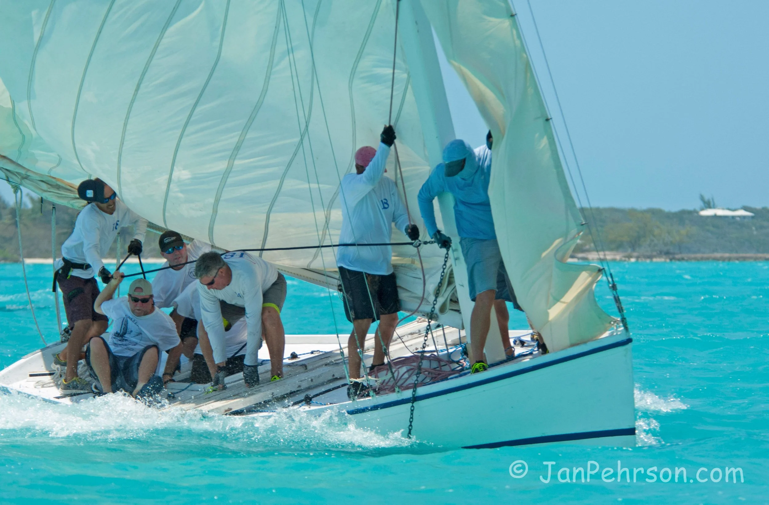 April 2017, Georgetown, Exuma, Bahamas, National Family Island Regatta, Day 4, Class B, Lonesome Dove, Jeff Gale, Hope Town, Abaco (0019)