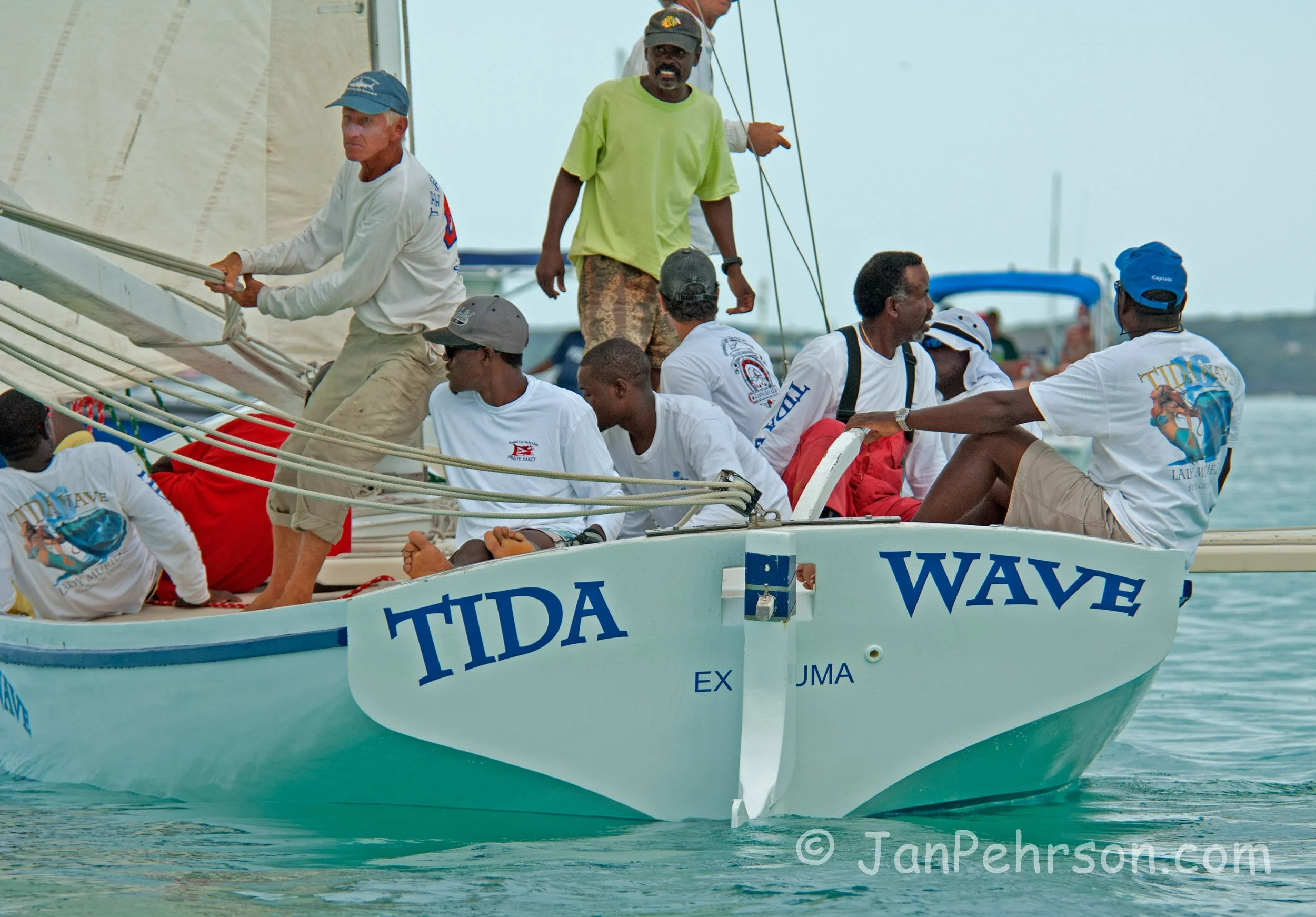 National Family Island Regatta of the Bahamas 2015 Class A Prime Ministers Cup - Tida Wave (0432)