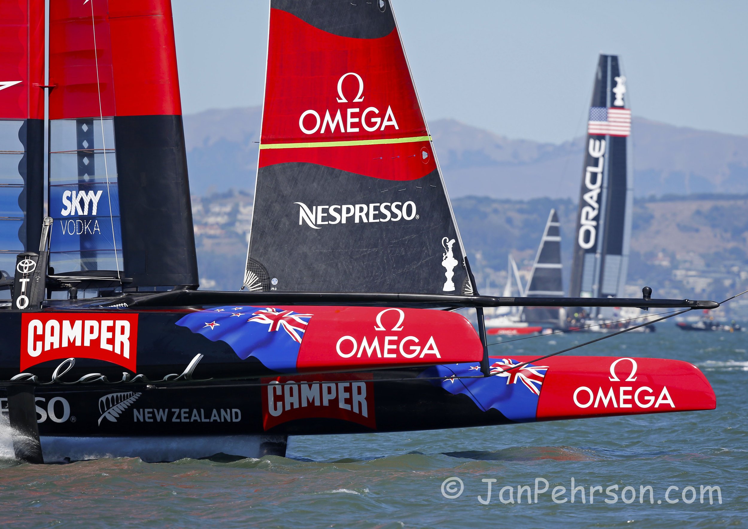 America's Cup Sept 15, 2013 San Francisco  Race 9. Team New Zealand and Team USA (0182)