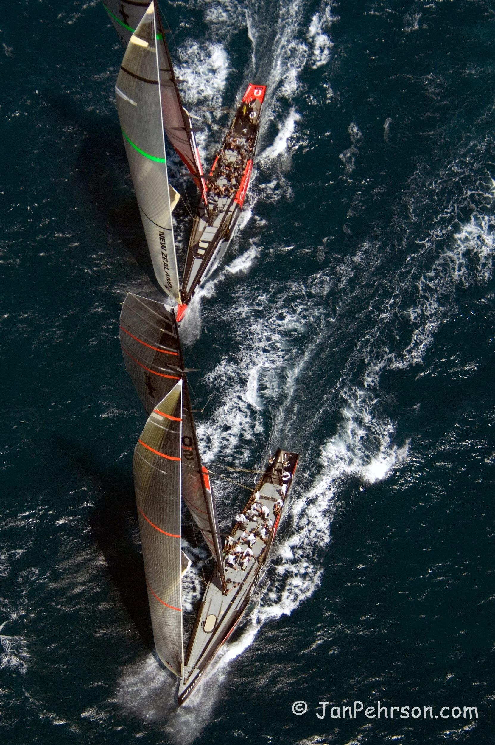 America's Cup Match - Final Race 2007, Alinghi wins over Emirates Team New Zealand by 1 second. The Start (00112)