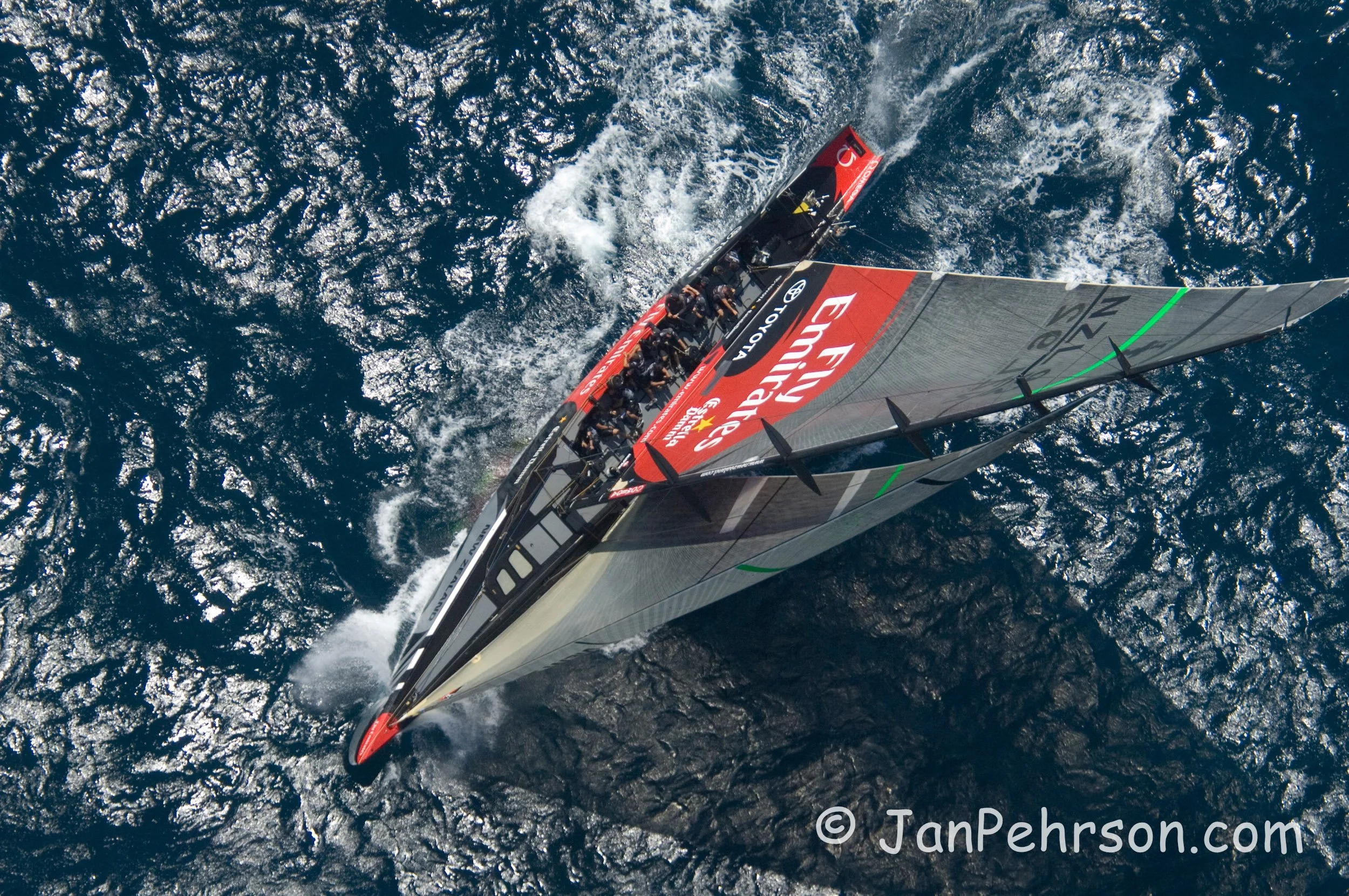 America's Cup Match - Final Race 2007, Alinghi wins over Emirates Team New Zealand by 1 second. The Yacht Emirates Team New Zealand (00256) 