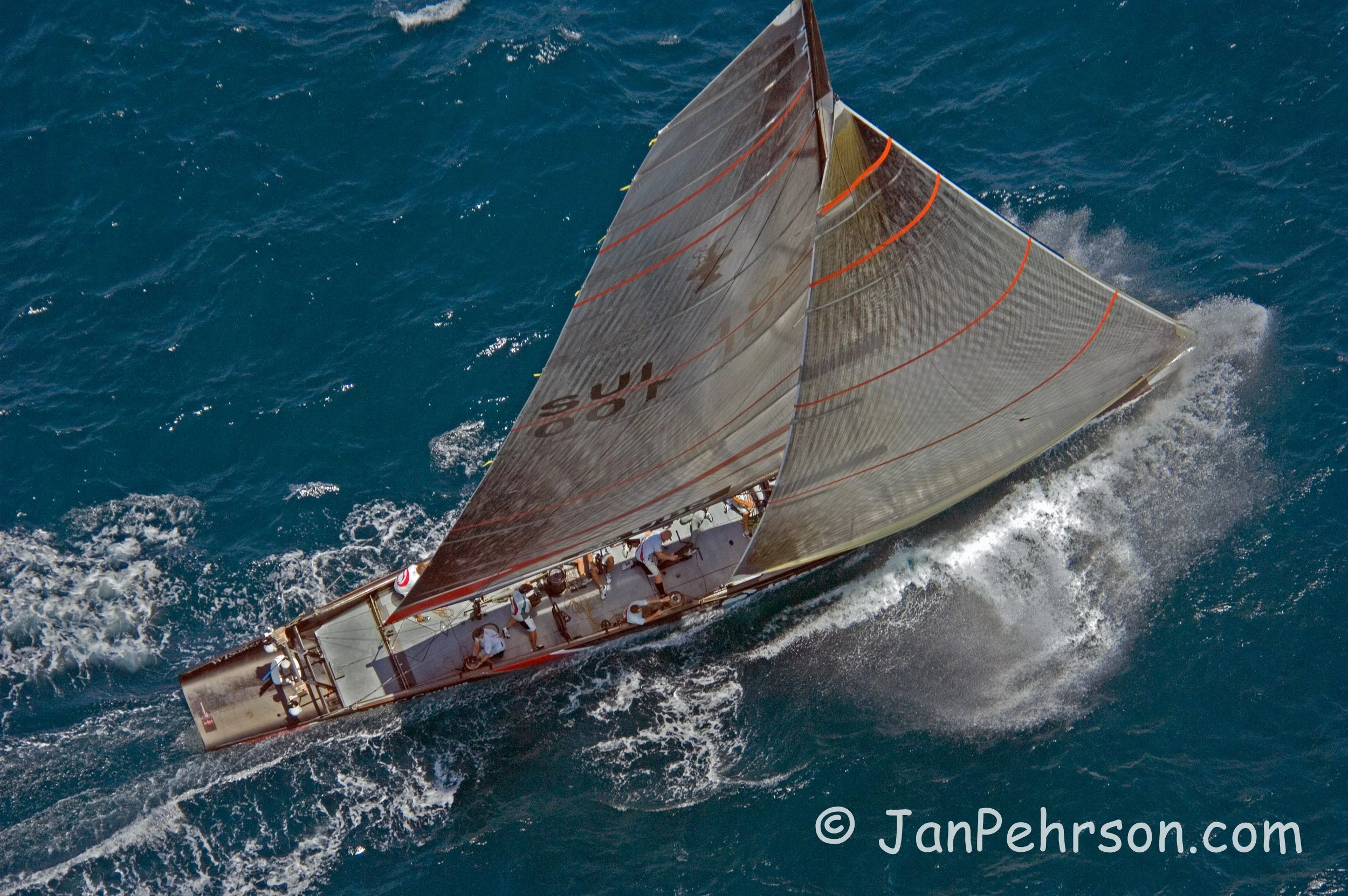 America's Cup Match - Final Race 2007, Alinghi wins over Emirates Team New Zealand by 1 second. The Yacht Alinghi (00877) 