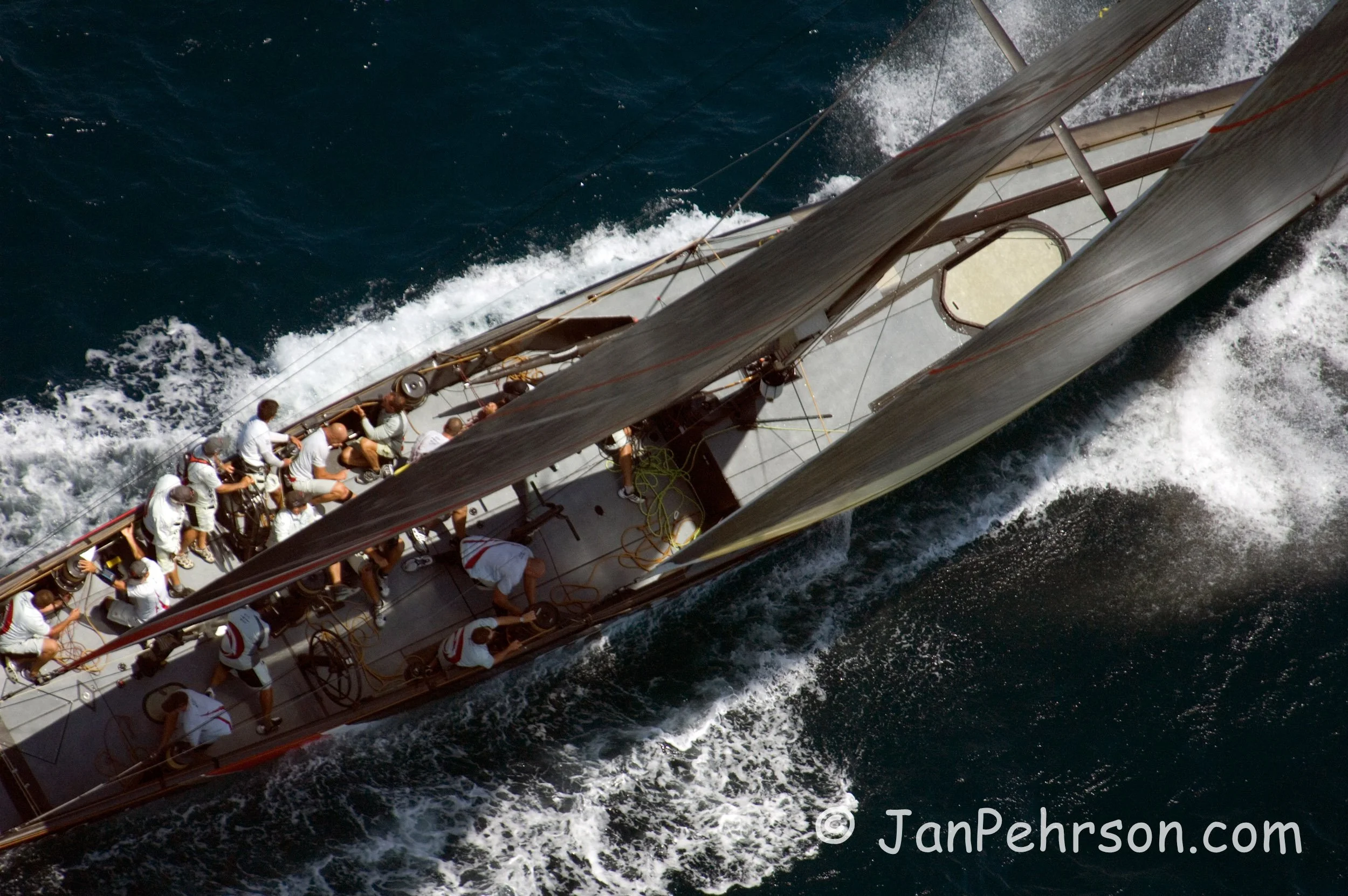 America's Cup Match - Final Race 2007, Alinghi wins over Emirates Team New Zealand by 1 second. The Yacht Alinghi (00876)