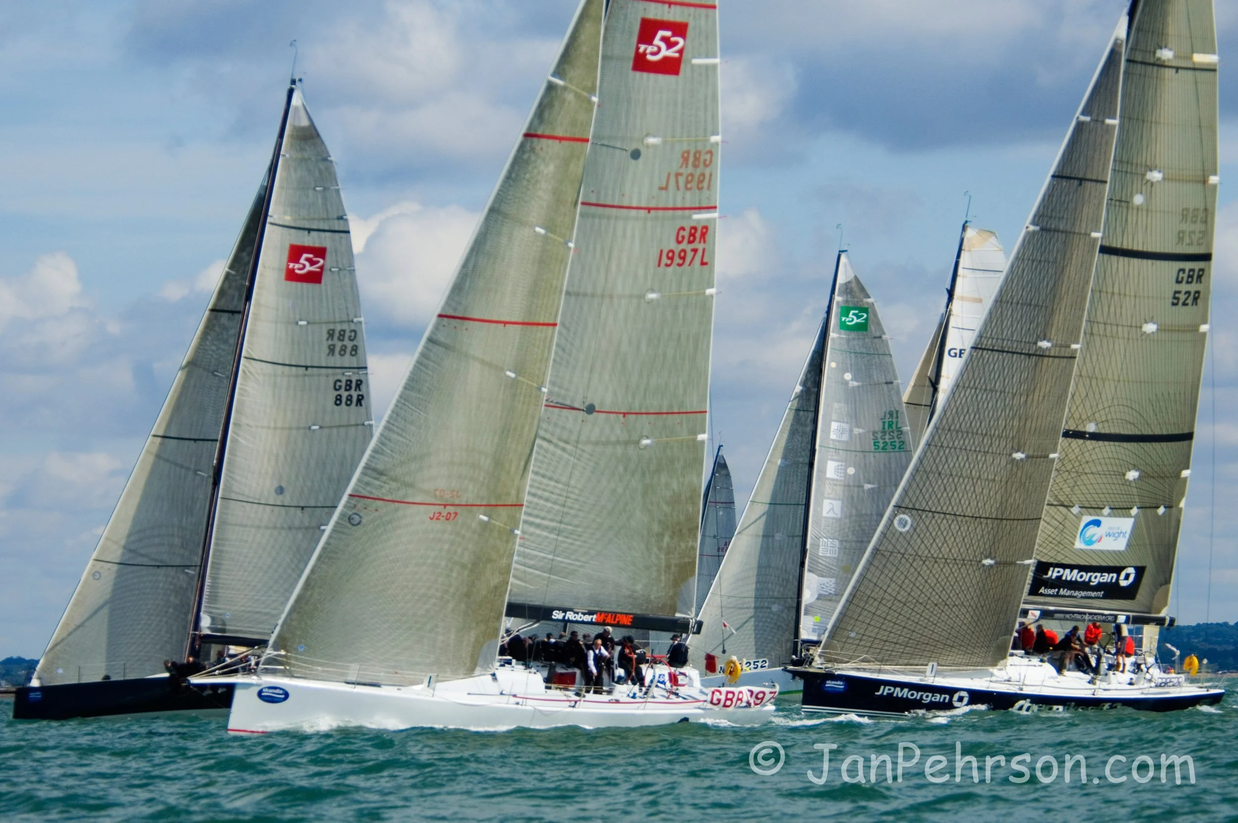 Skandia Cowes Week 2007:  UK: Isle of Wight, Cowes. Race Day 3 - Class 1 IRC Start (00655)