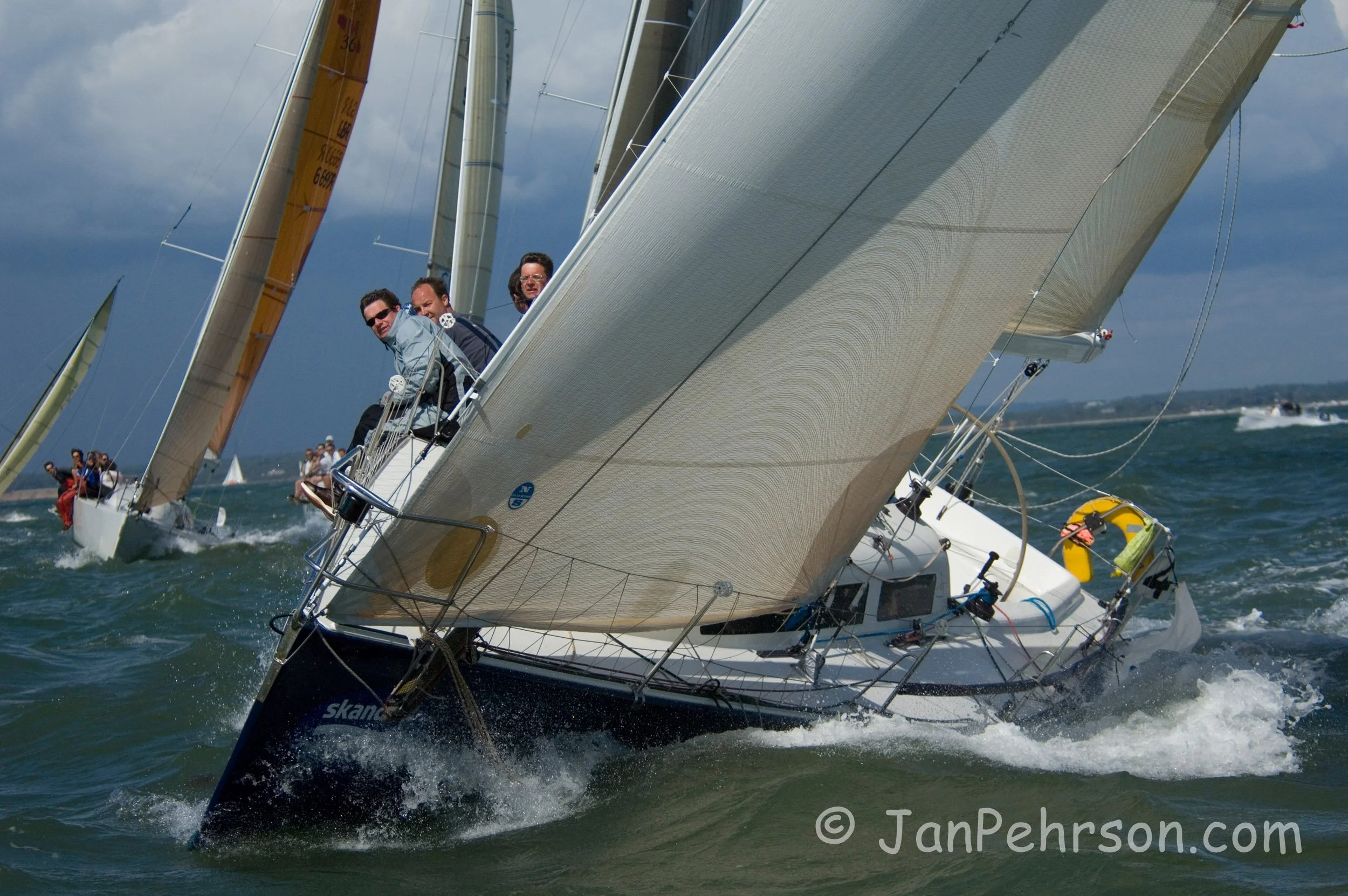 Skandia Cowes Week 2007:  UK: Isle of Wight, Cowes. Race Day 3 (01779)