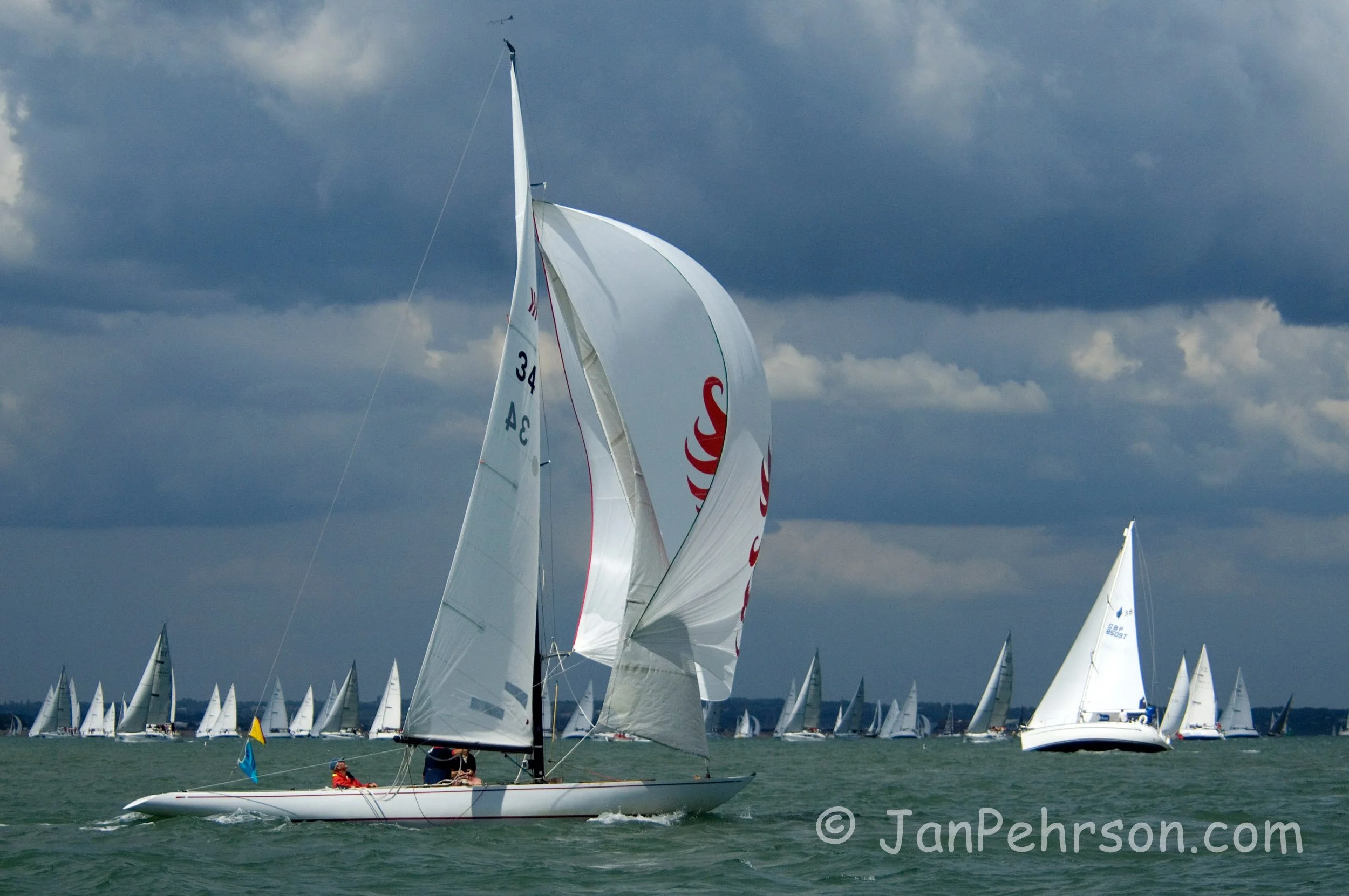 Skandia Cowes Week 2007:  UK: Isle of Wight, Cowes. Race Day 4 - Dashing -  Daring Class (02506)