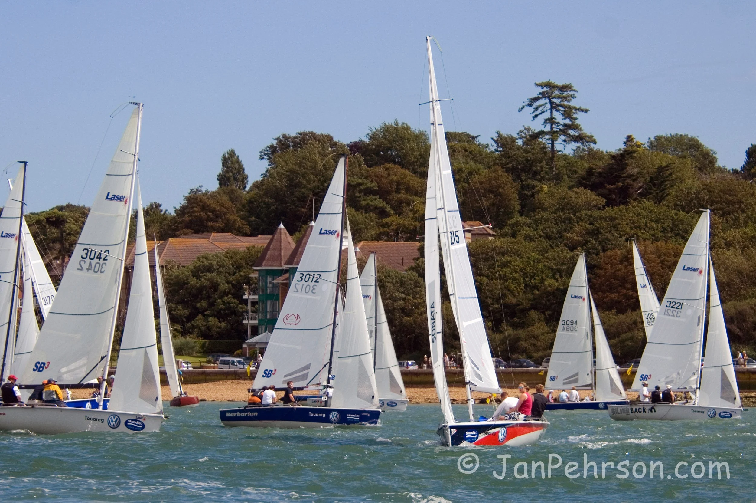 Skandia Cowes Week 2007:  UK: Isle of Wight, Cowes. Race Day 4 - Laser SB3 Class off of Cowes (02403)