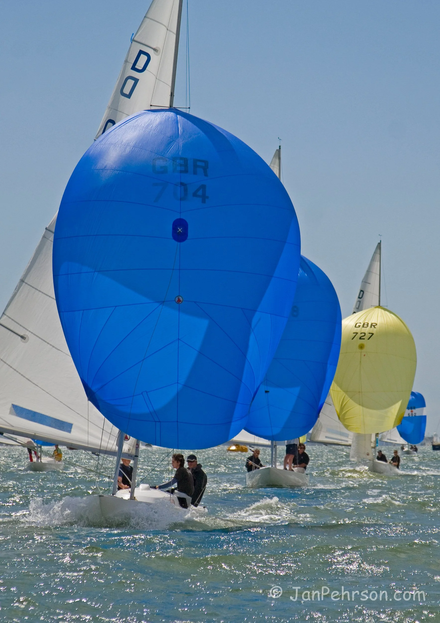 Skandia Cowes Week 2007:  UK: Isle of Wight, Cowes. Race Day 4 -  Dragon Class (02575)