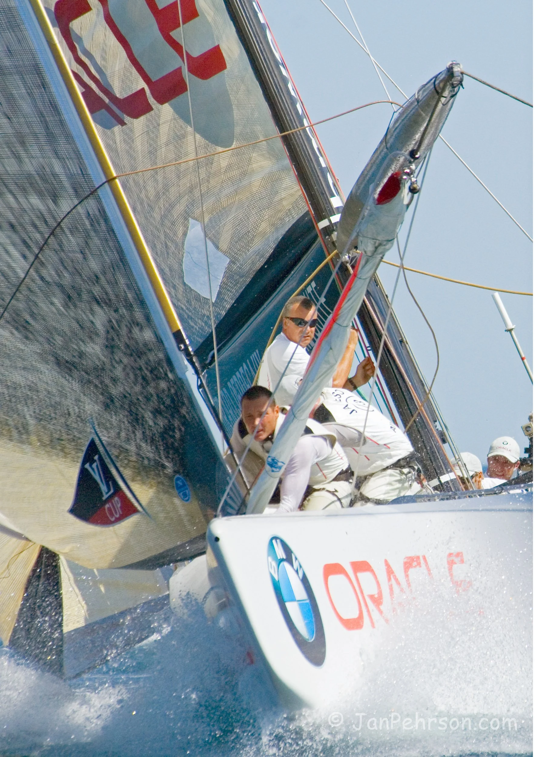 Louis Vuitton Semi-Finals - BMW Oracle Racing Team (00684)