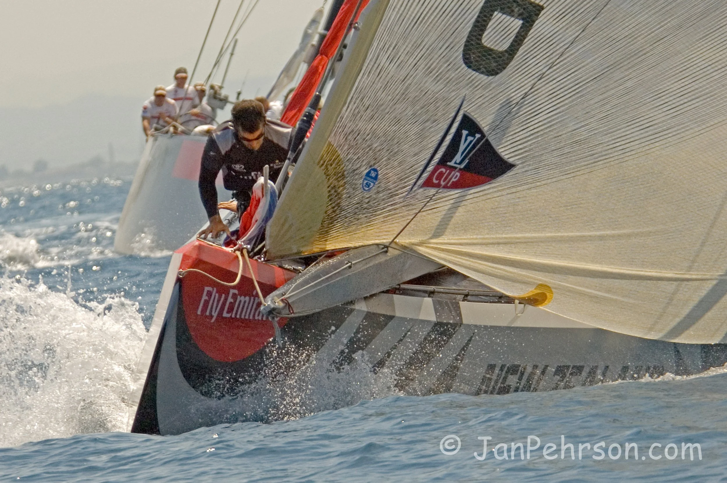 Louis Vuitton Finals - Emirates Team New Zealand & Luna Rossa Challenge (03308)