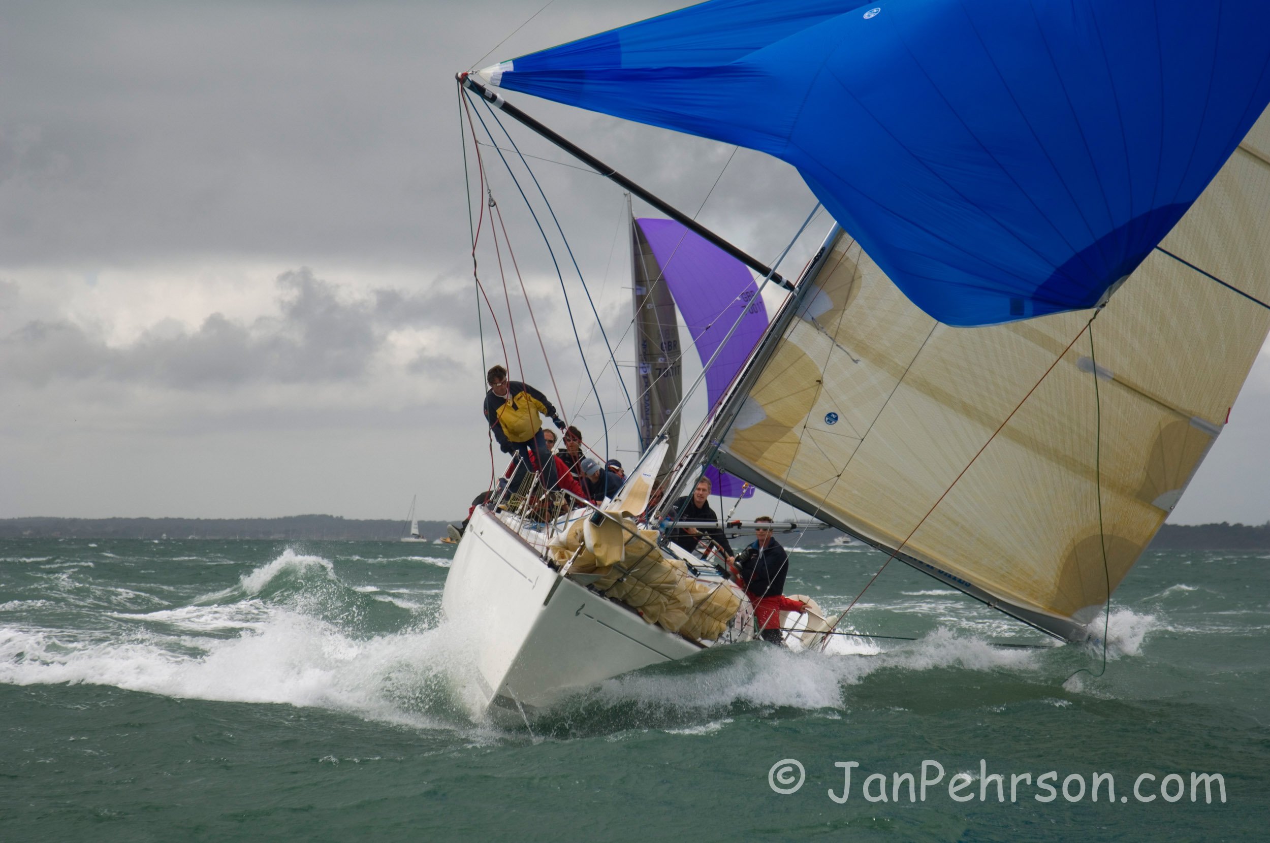 Cowes Race Week 2006 - Drama  Boat: Grand Cru II Class: IRC3 Sail#6969 (02232)
