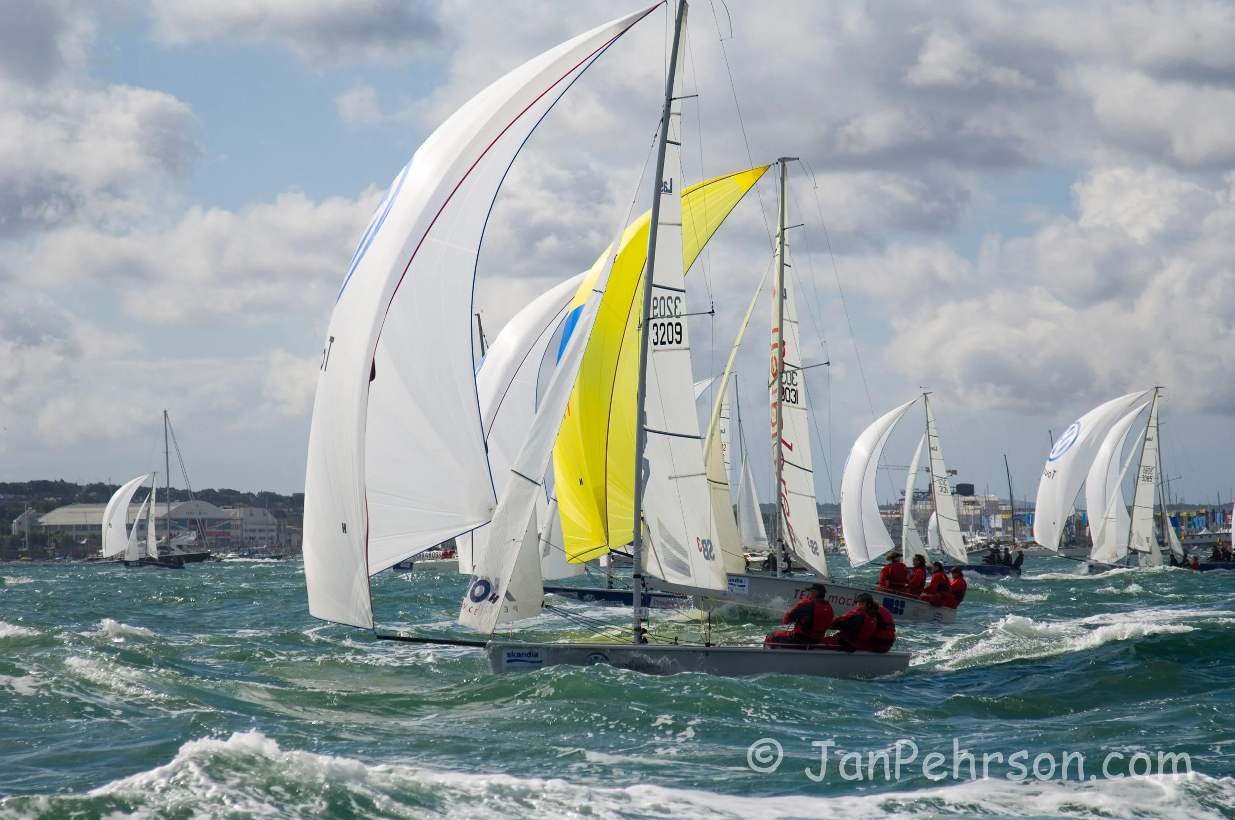 Cowes Race Week 2006 - Laser SB3 Class Downwind Start Day4 (02576)