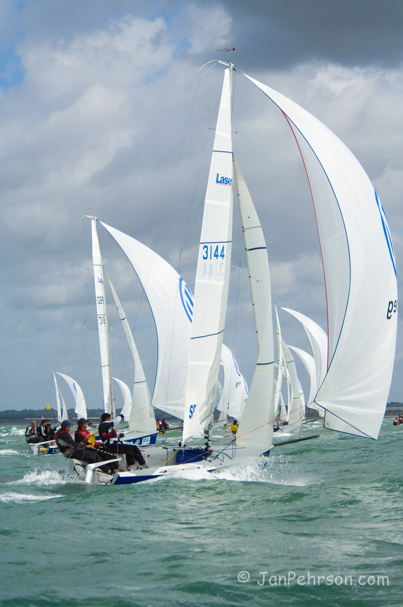 Cowes Race Week 2006 - Laser SB3 Class Downwind Start Day4 (02655)