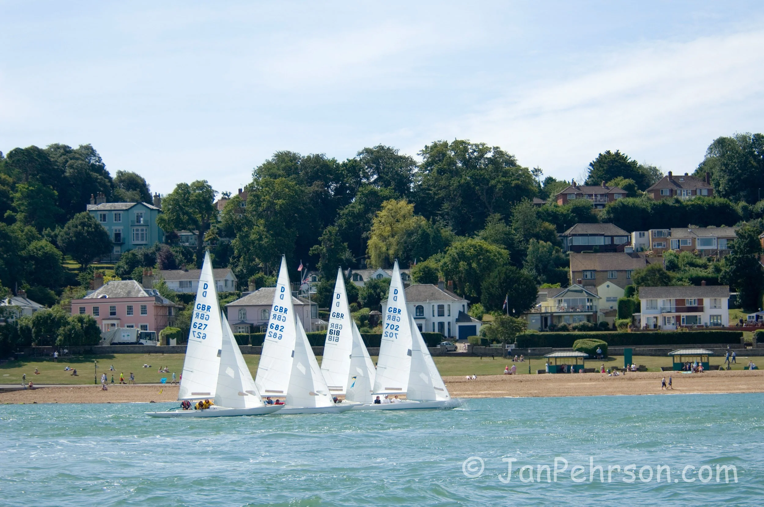 Cowes Race Week 2006 - Dragon Start (00120)