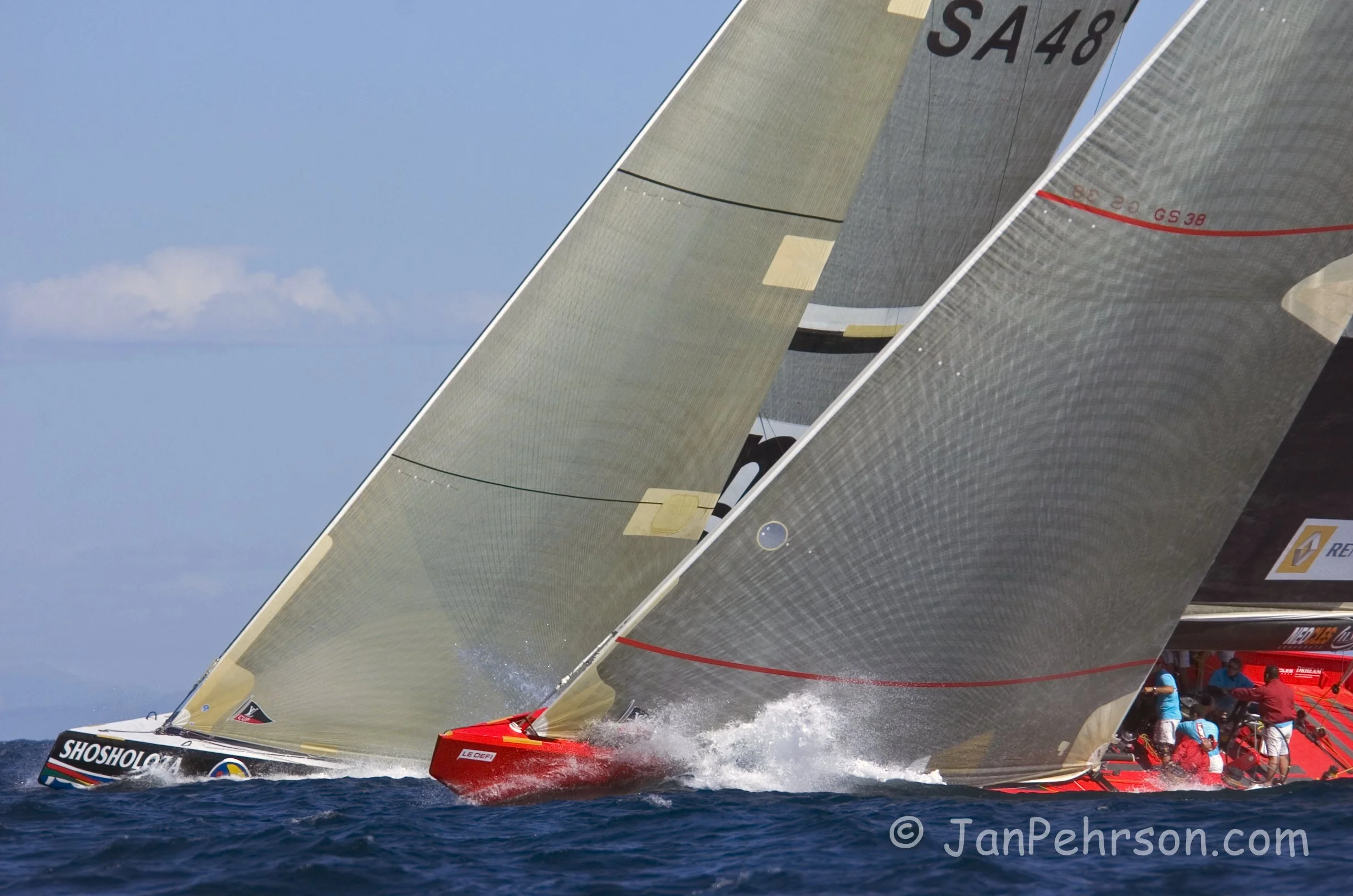 October 2004, Valencia, Spain, Americas Cup Racing, Act3 Starts and Fleet Races (1011_1_0047)