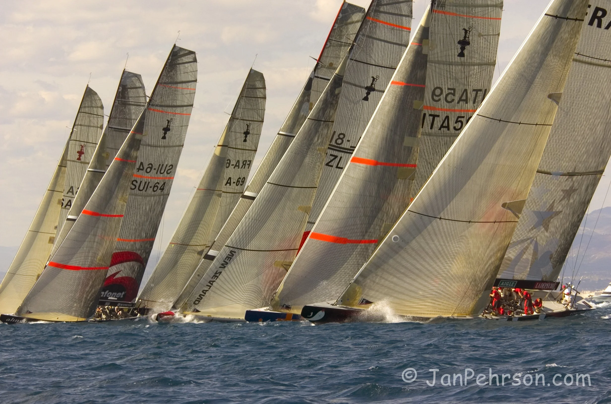 October 2004, Valencia, Spain, Americas Cup Racing, Starts and Fleet Races (1014_2_0023)