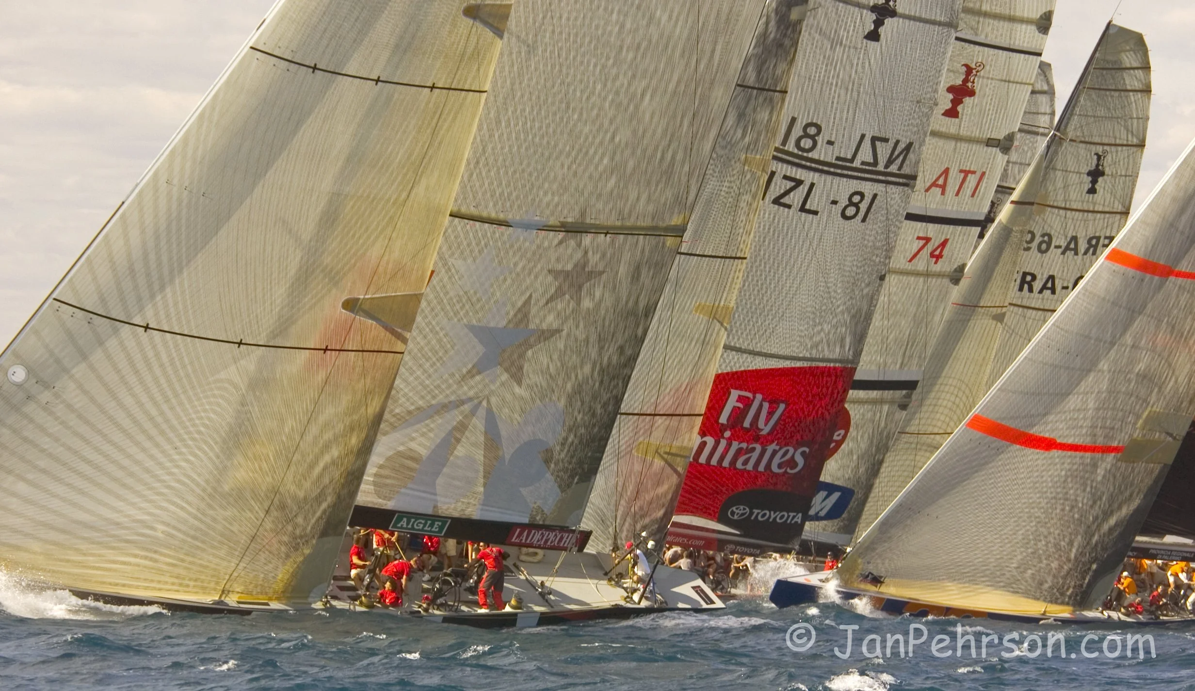October 2004, Valencia, Spain, Americas Cup Racing, Starts and Fleet Races (1014_2_0027)