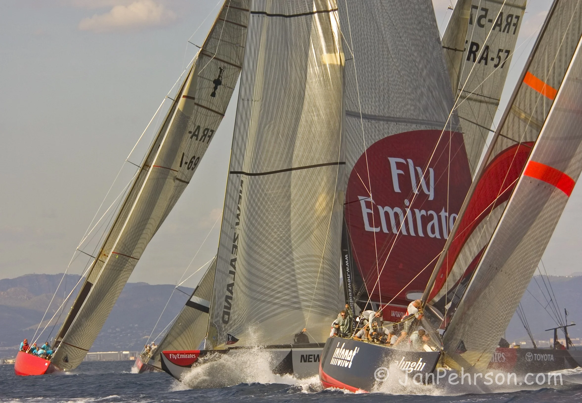 October 2004, Valencia, Spain, Americas Cup Racing, Starts and Fleet Races (1014_2_0039)