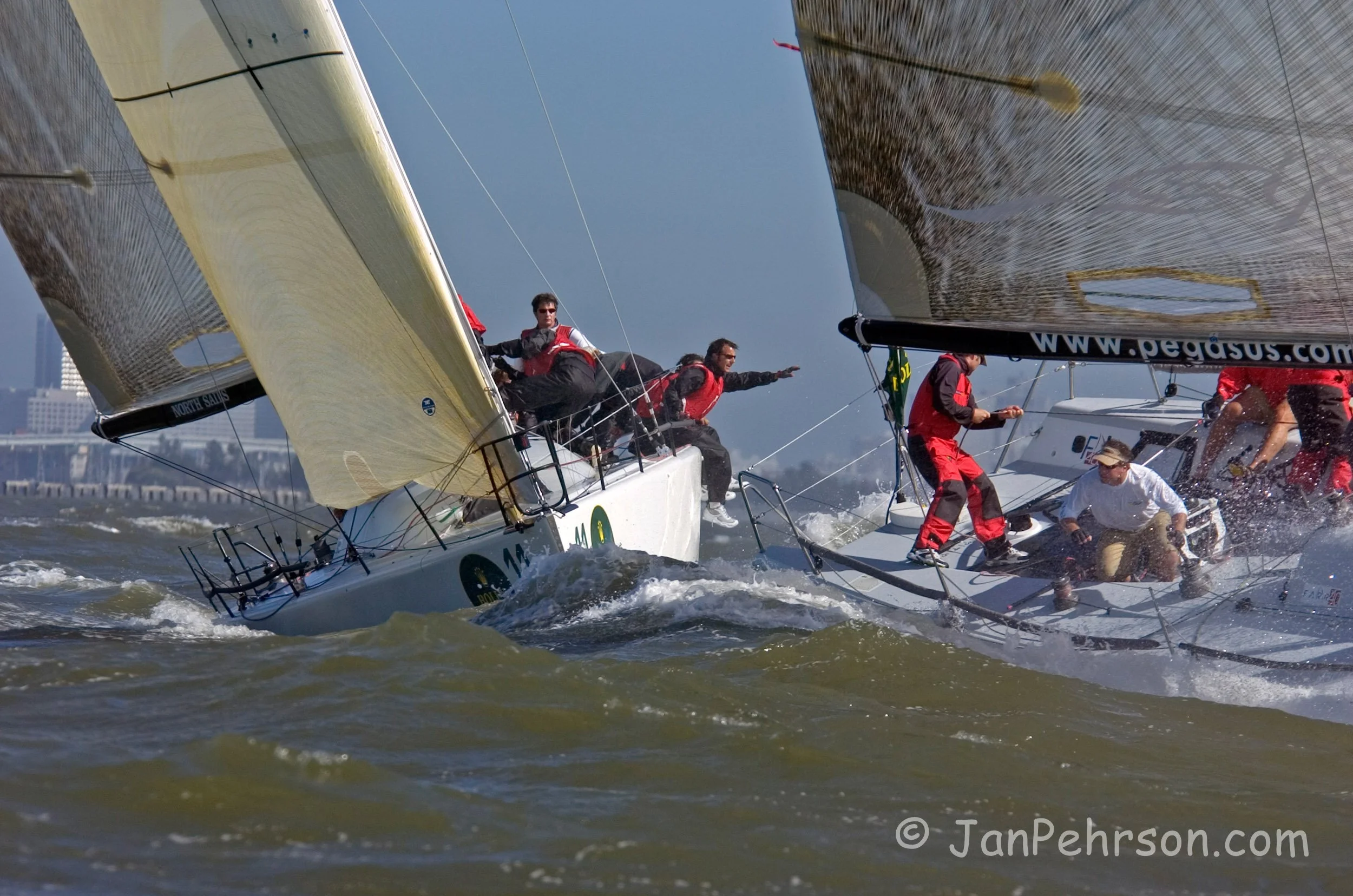 September 2004, San Francisco, California, Farr 40 Class Worlds Action - Philipe Kahn (0909_3_0039)