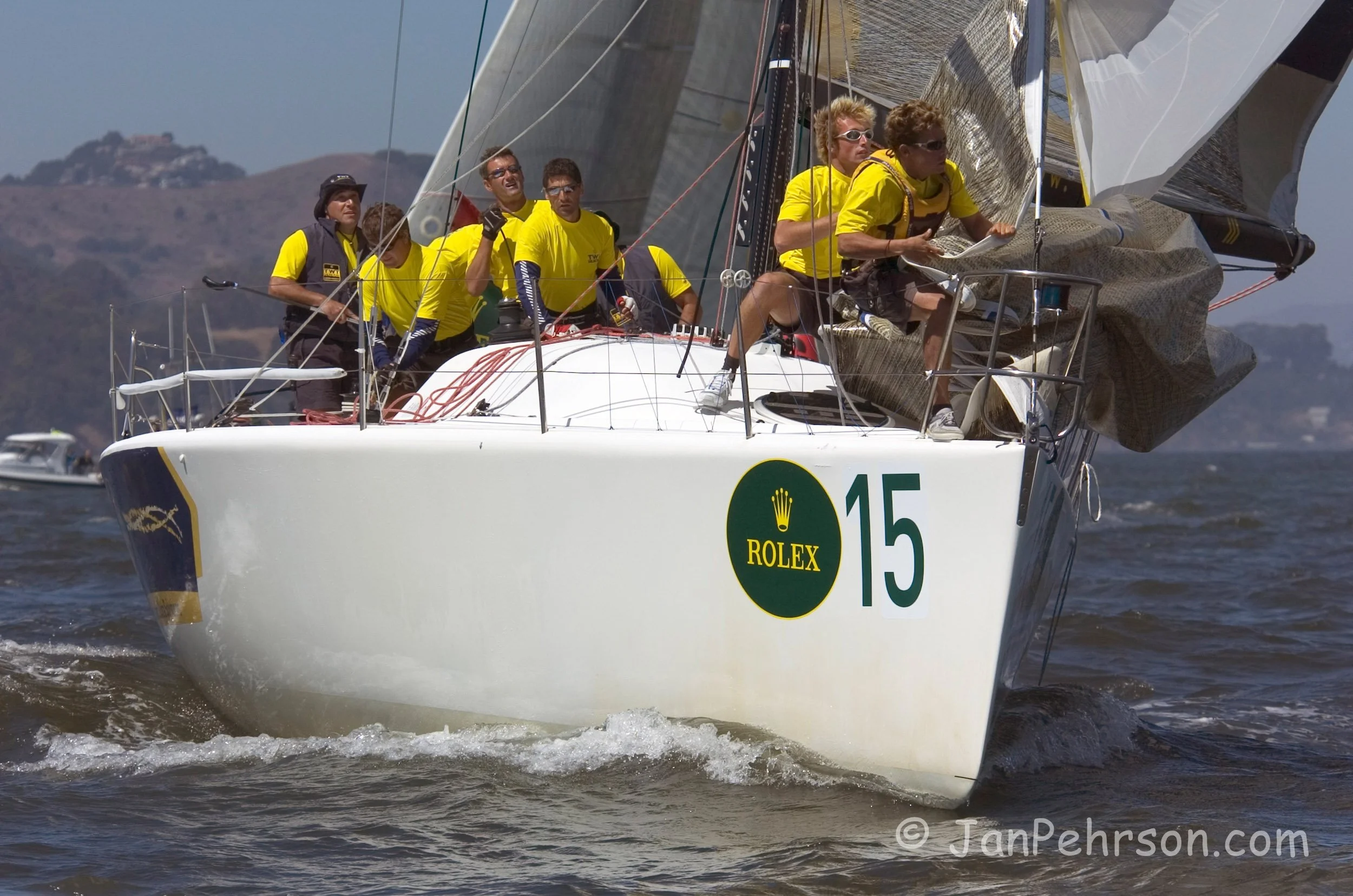 September 2004, San Francisco, California, Farr 40 Class Worlds, Close Ups Crews and Bows (0908_1_0046)