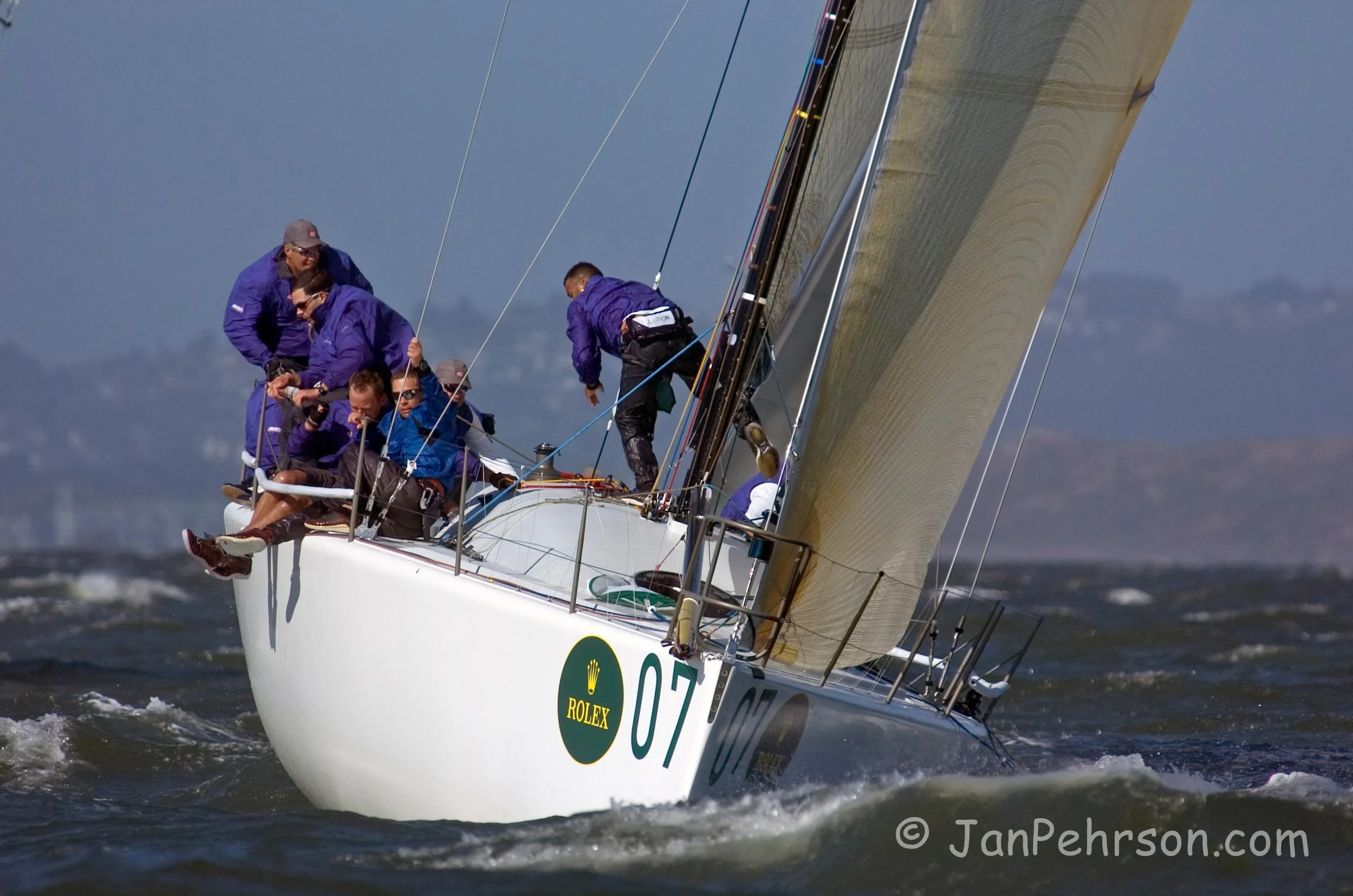 September 2004, San Francisco, California, Farr 40 Class Worlds, Close Ups Crews and Bows (0909_4_0001)
