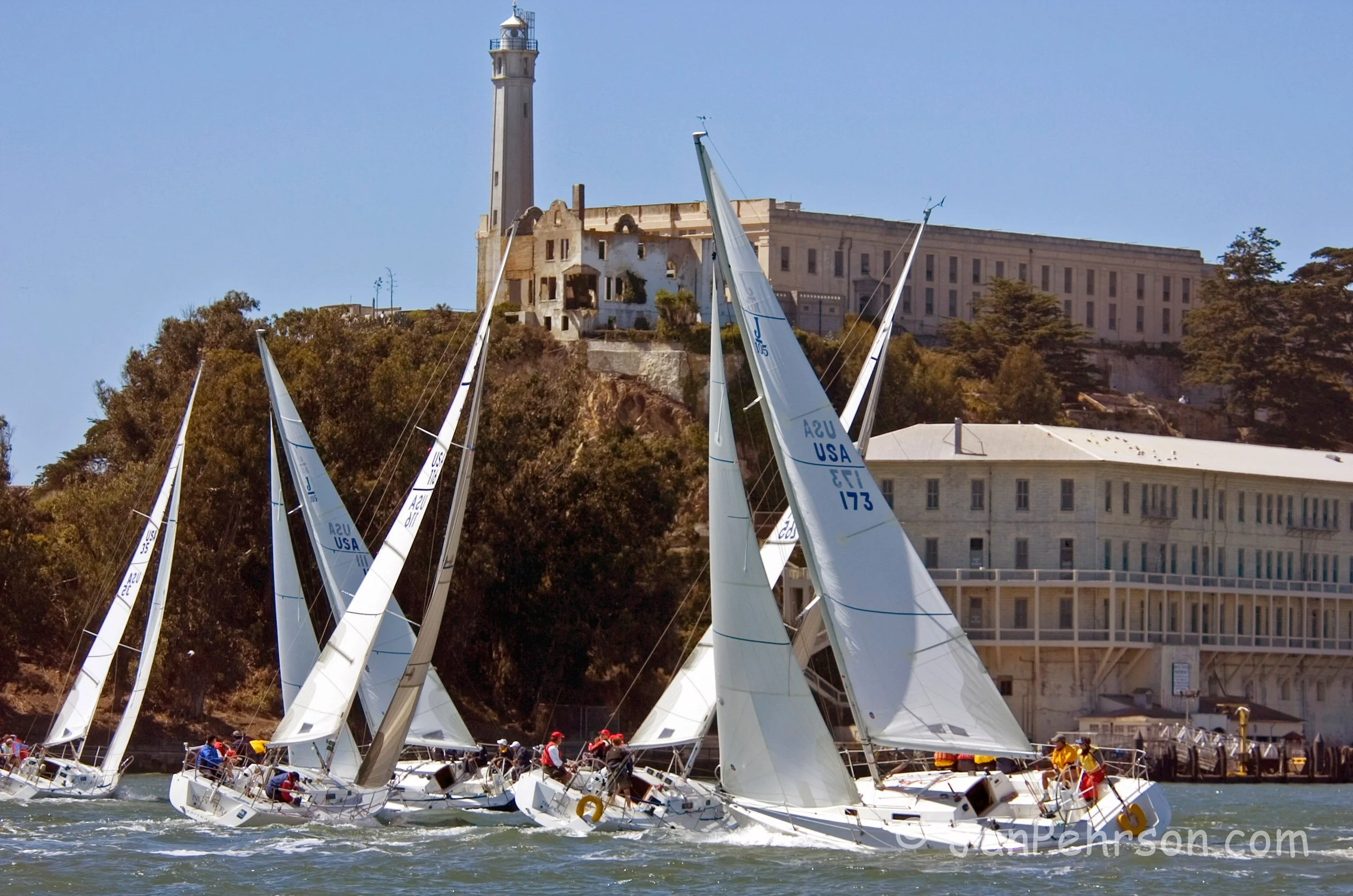 September 2004, San Francisco, CA, Big Boat Series, J105 Class Racing, Alcatraz (0916_3_0016_J105)