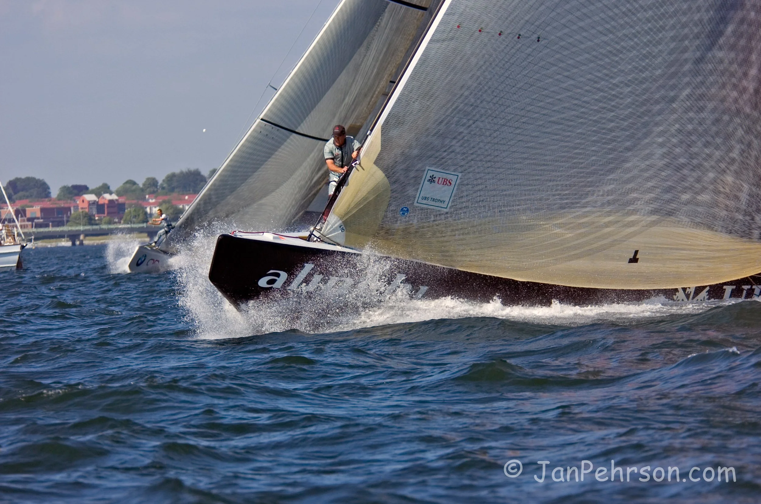 June 2004, Newport, Rhode Island, Americas Cup Racing, Oracle vs. Alinghi, UBS Trophy (UBS 2004_06_19_3_0013)